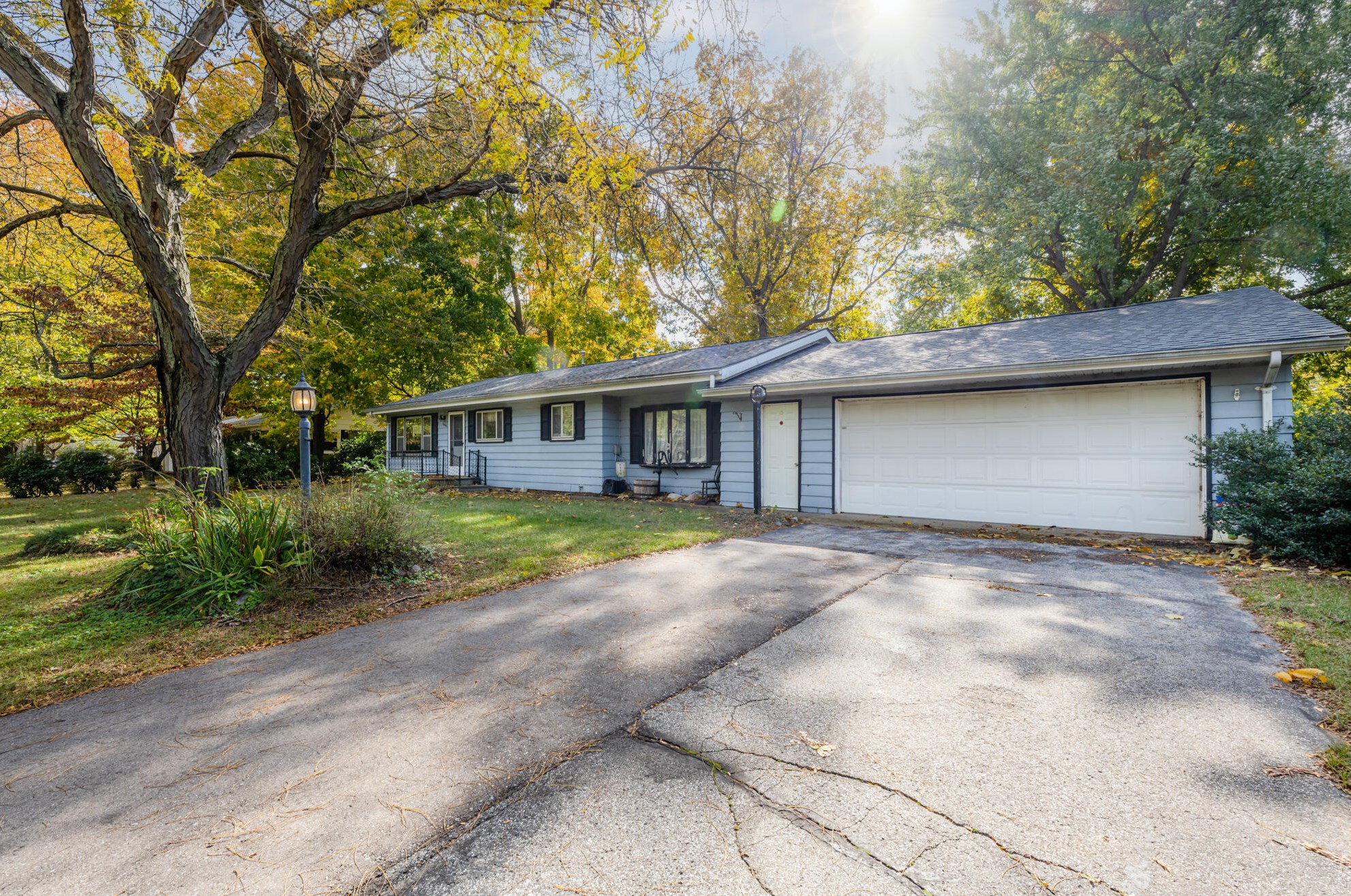 6606 Weatherford Dr, Coloma, MI 49038