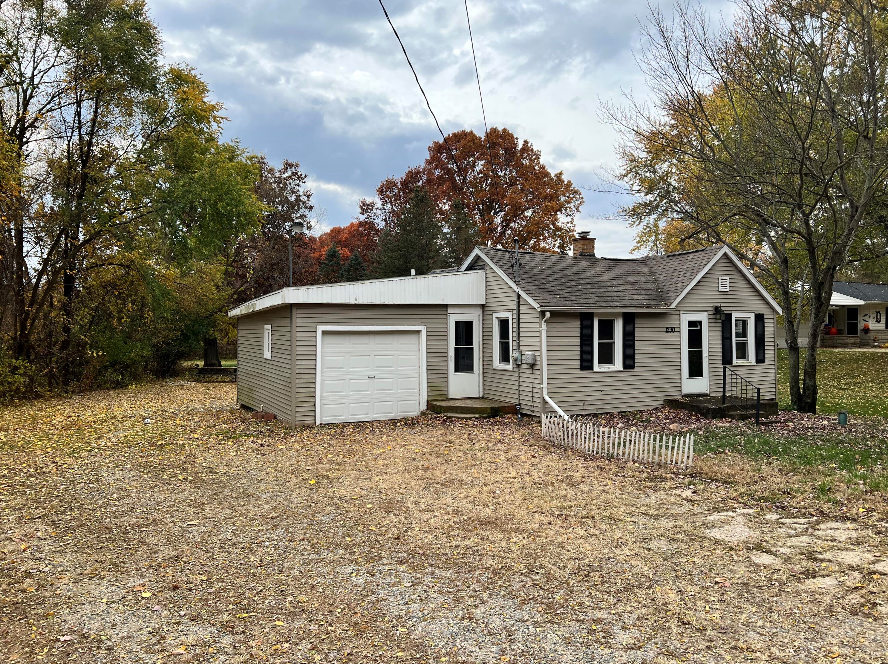 1230 Golden Ave, Battle Creek, MI 49014-8205