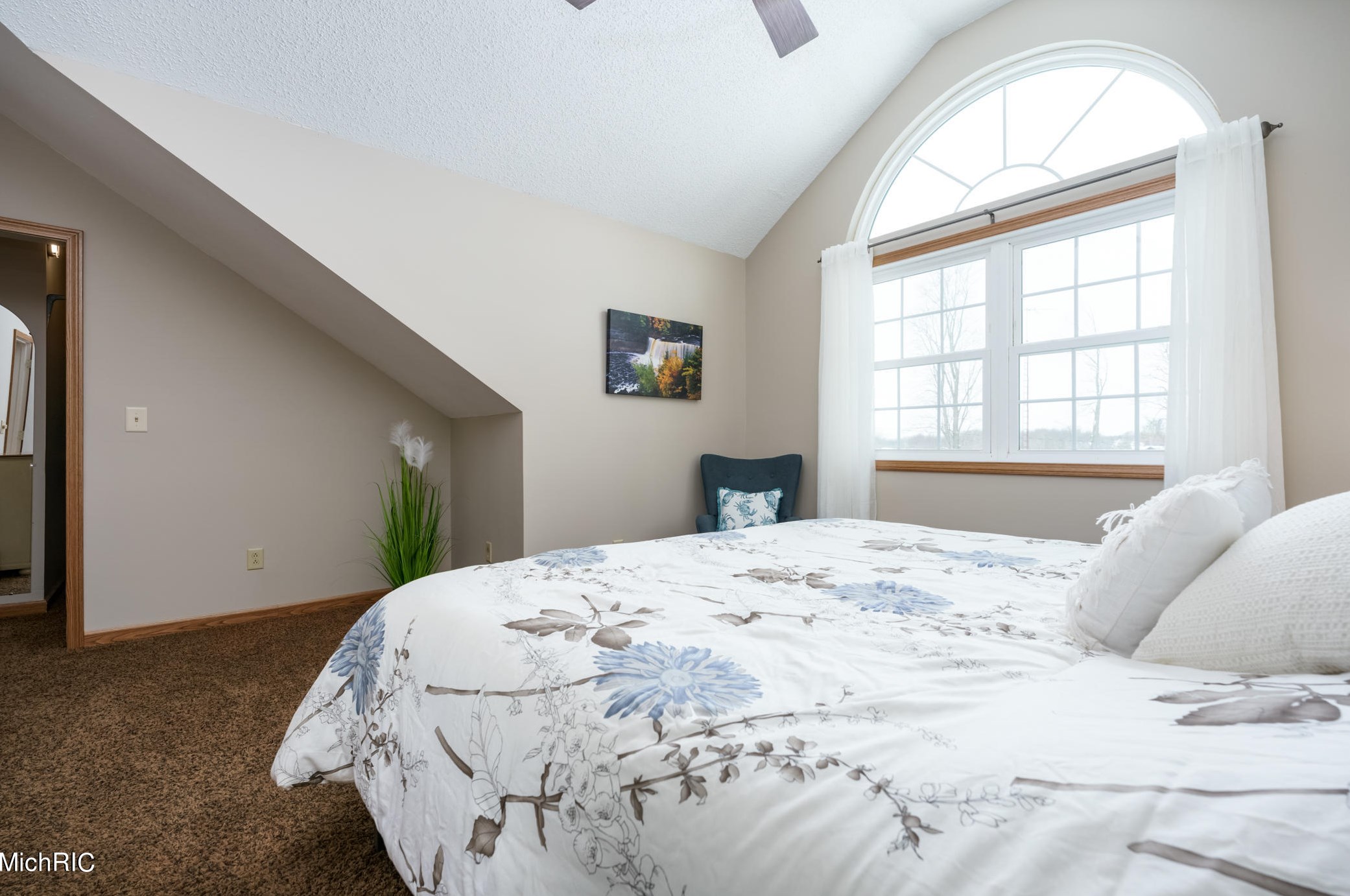 45551 Peninsula Dr, Grand Junction MI 49056-9462 exterior