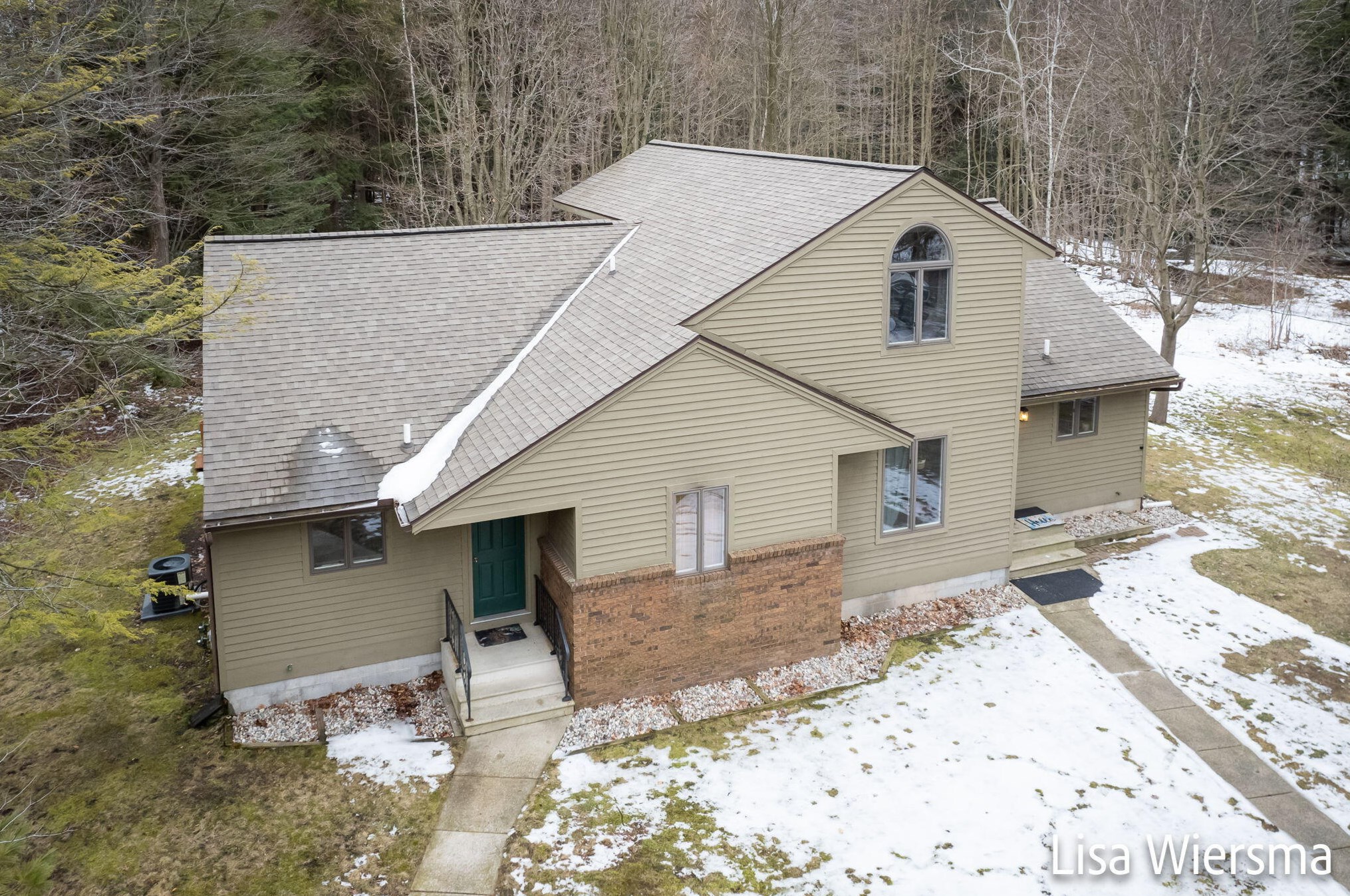 16400 Hickory St, Spring Lake MI  49456-1014 exterior