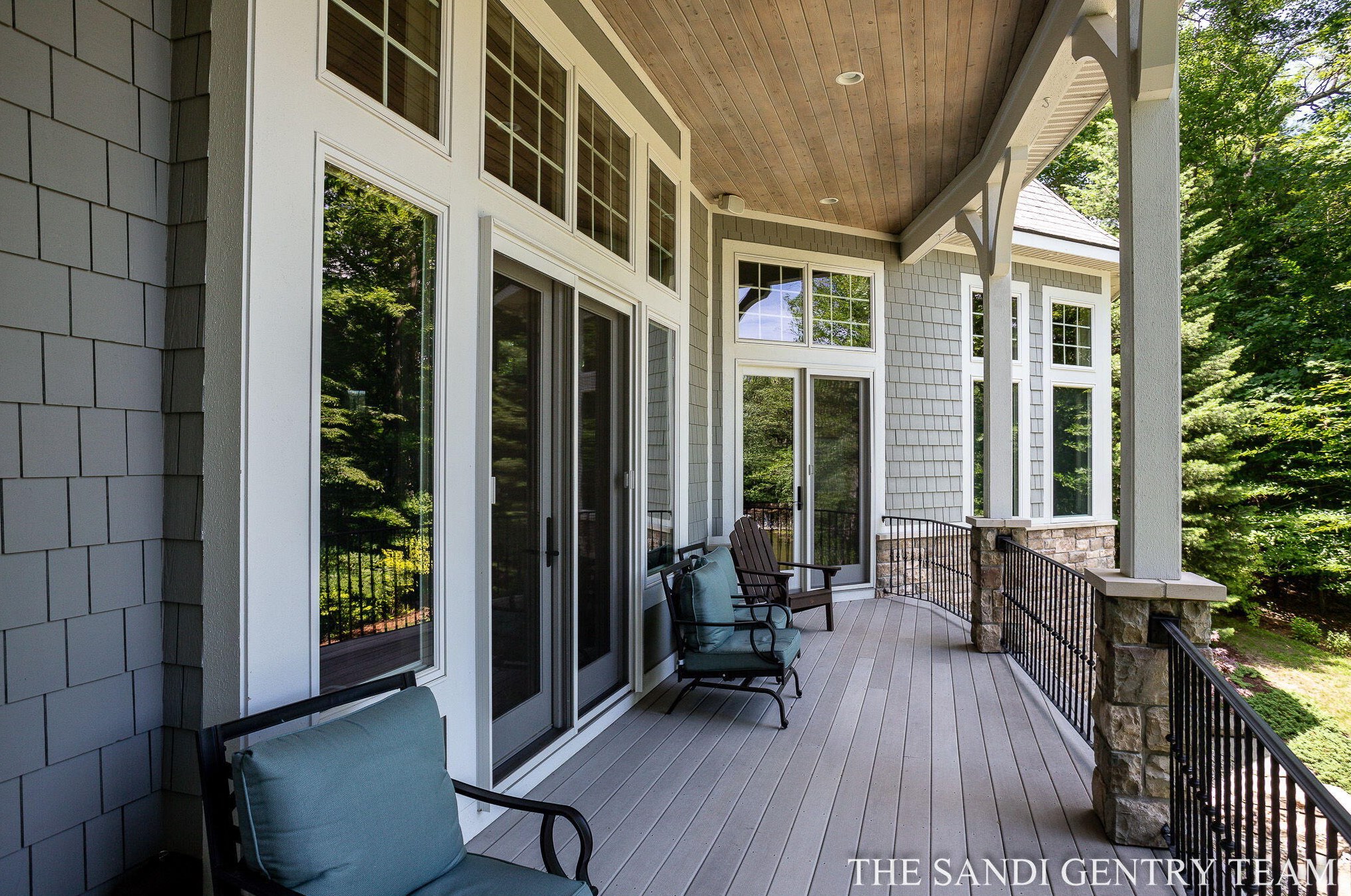 19428 Rosemary Rd, Spring Lake MI  49456-9600 exterior