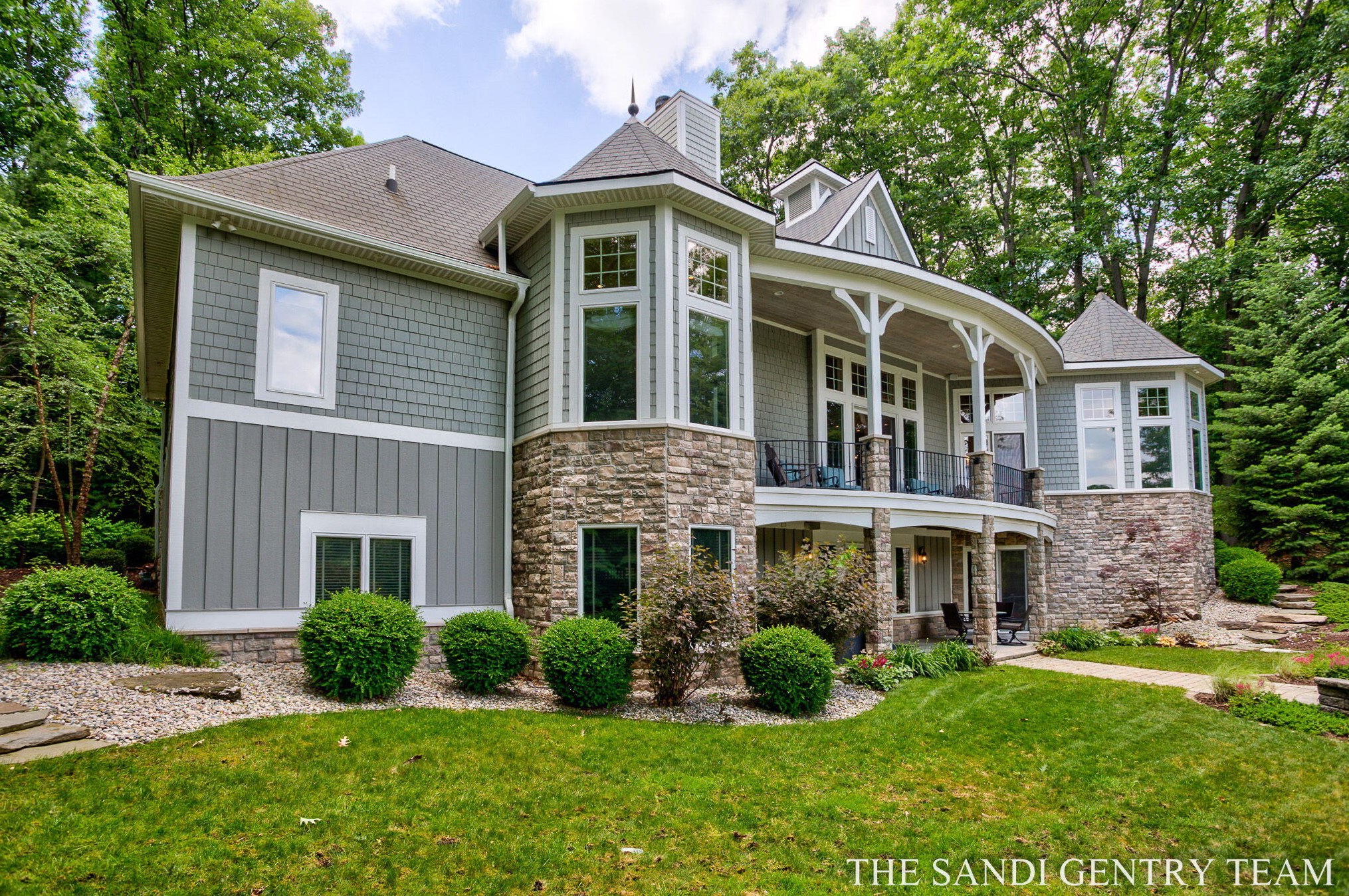 19428 Rosemary Rd, Spring Lake MI  49456-9600 exterior