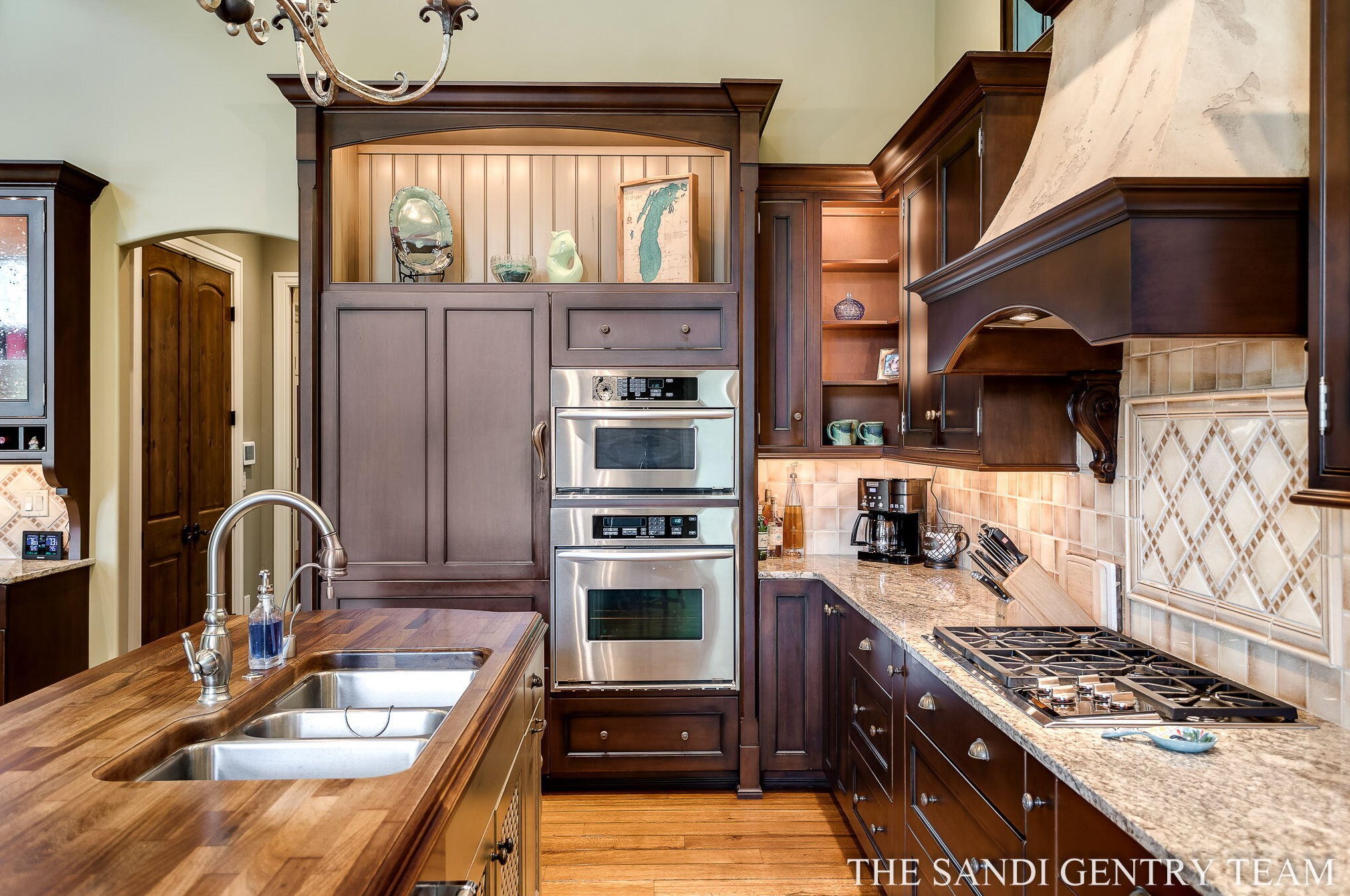 19428 Rosemary Rd, Spring Lake MI  49456-9600 exterior