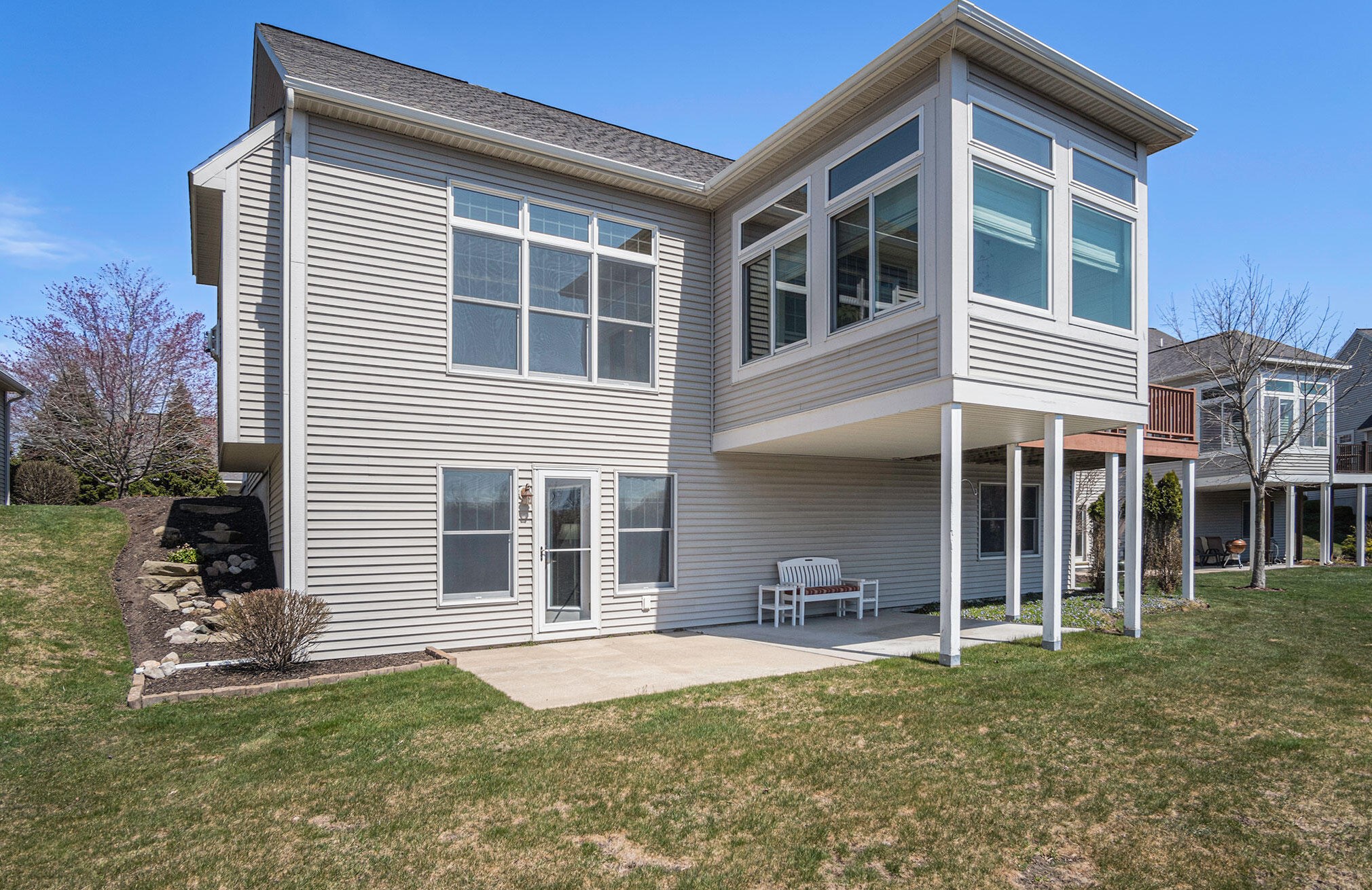 18259 Lost Creek Ln, Spring Lake, MI 49456