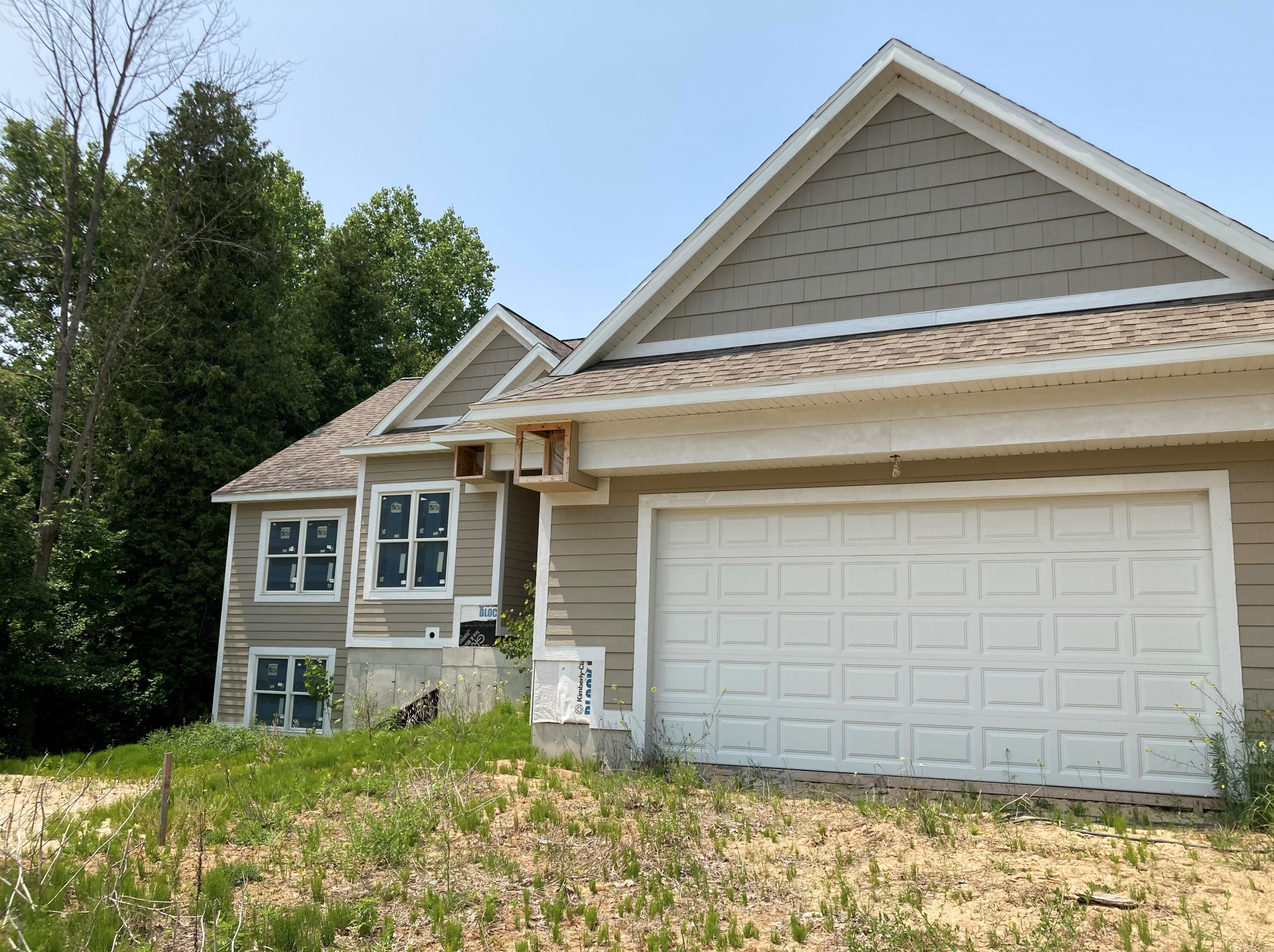 17887 168th Ave, Spring Lake, MI 49456