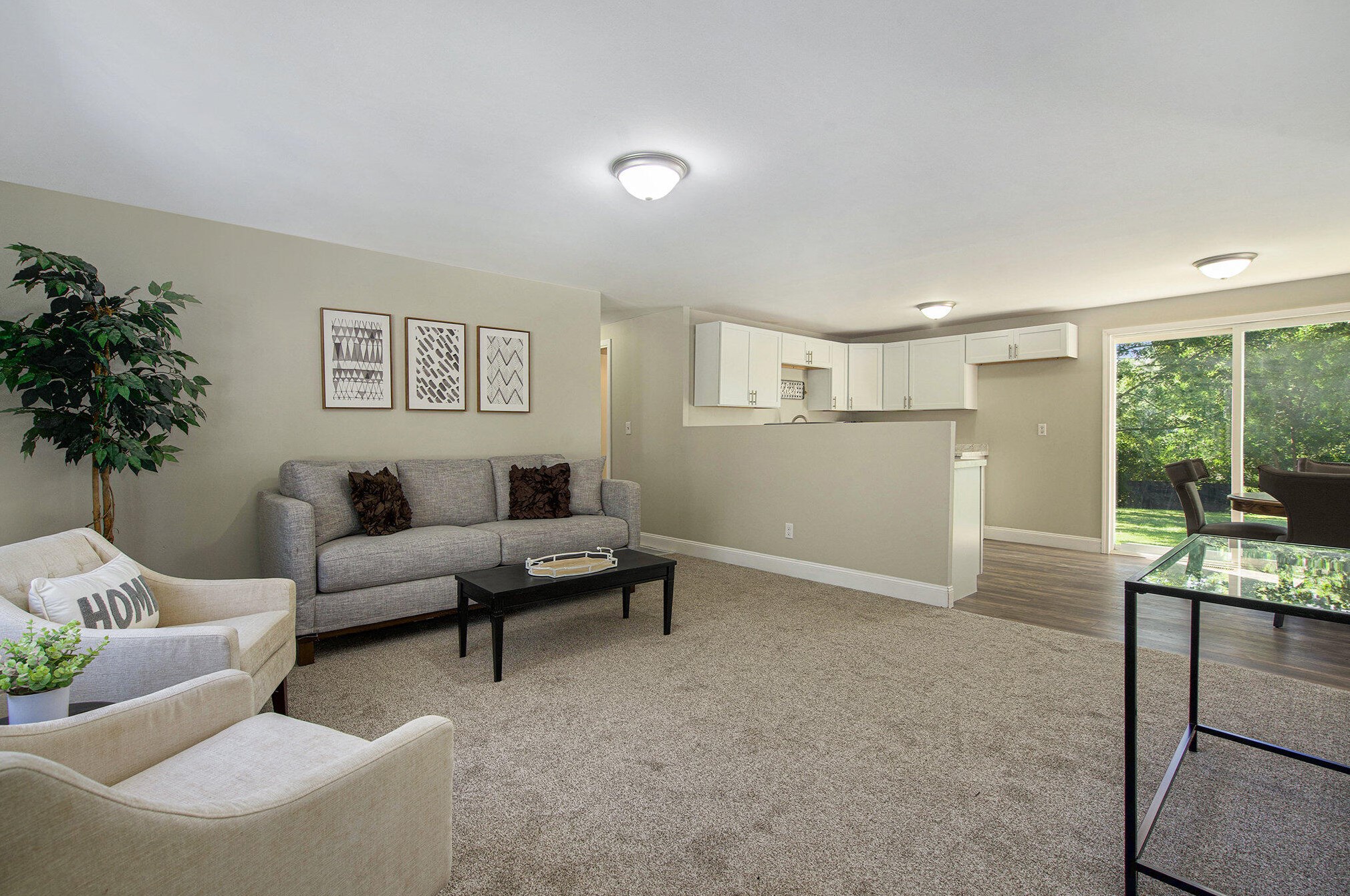 5645 Holly Dr, Jackson, MI 49201-8809