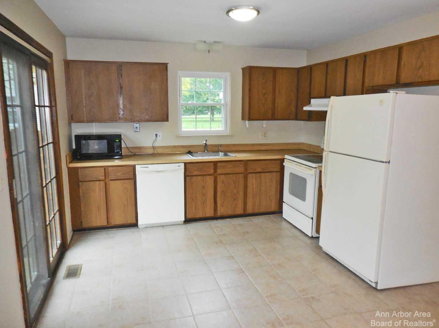 3308 Alpine Dr, Ann Arbor MI  48108-1704 exterior