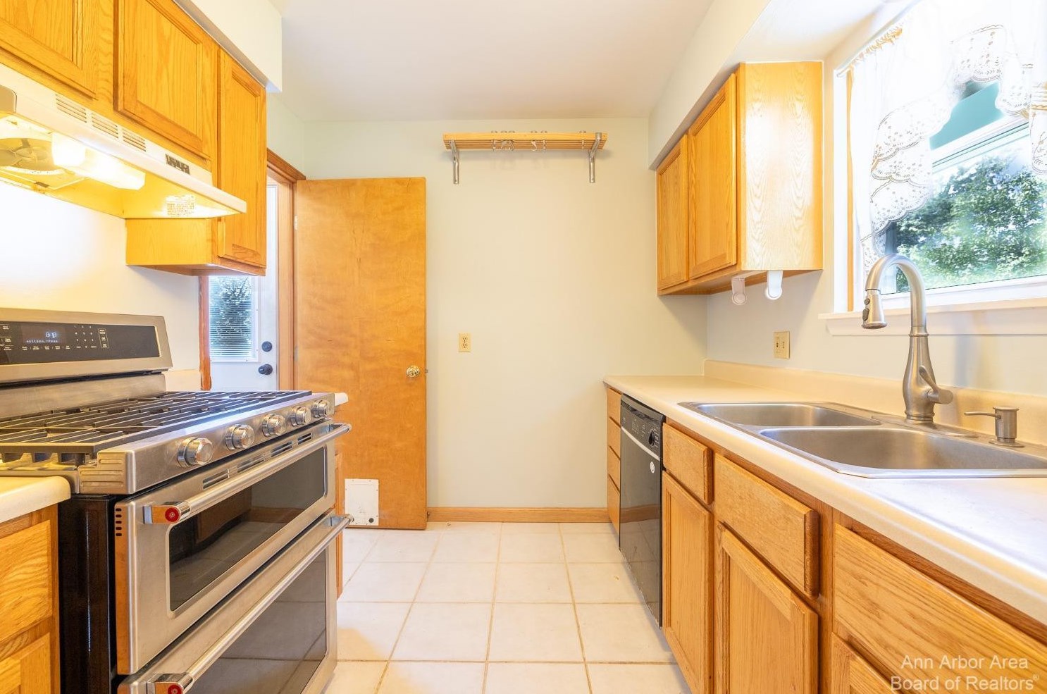 3273 Mc Comb St, Ann Arbor MI  48108-1836 exterior