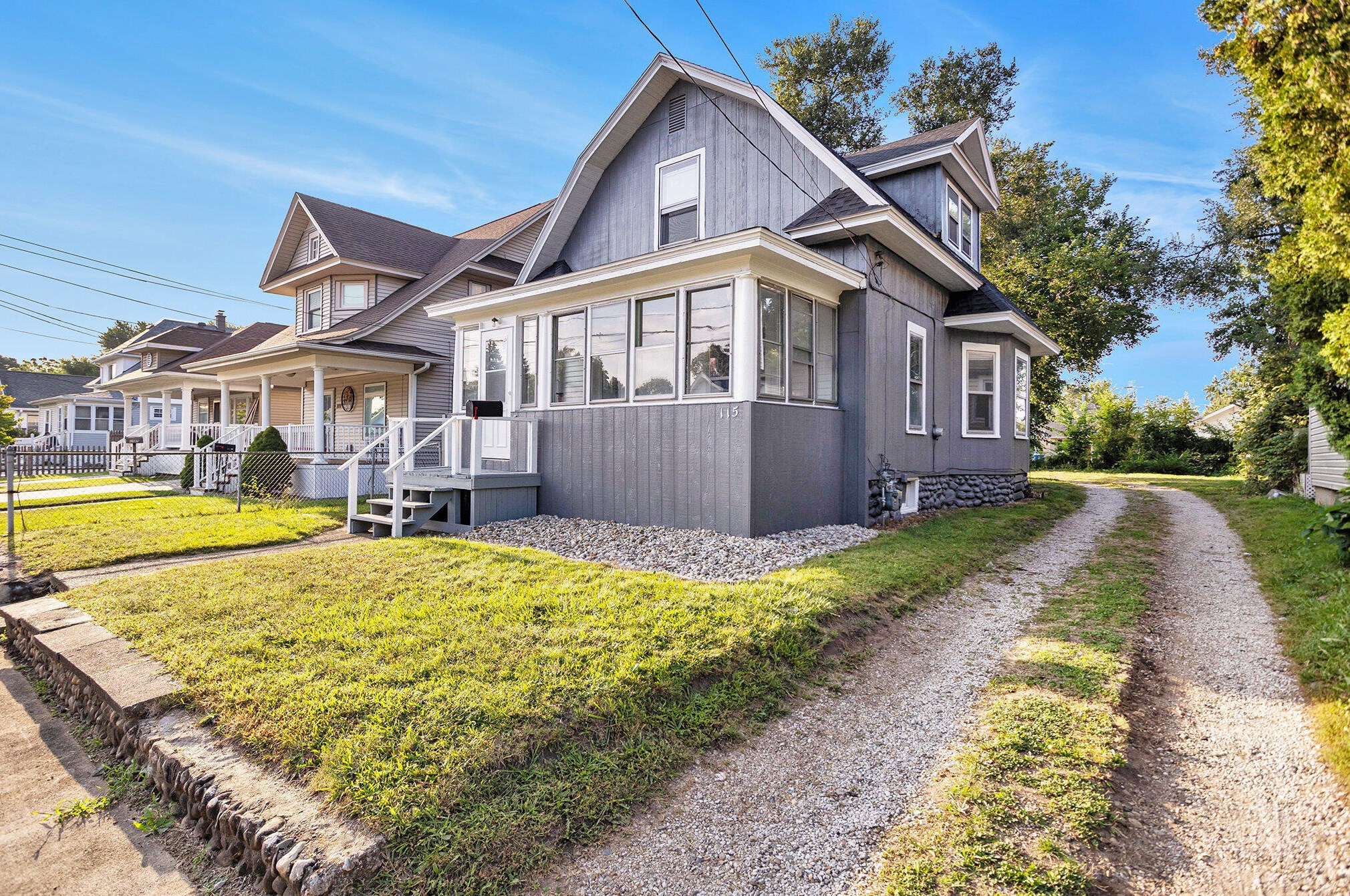 115 Bidwell St, Battle Creek, MI 49015-2109