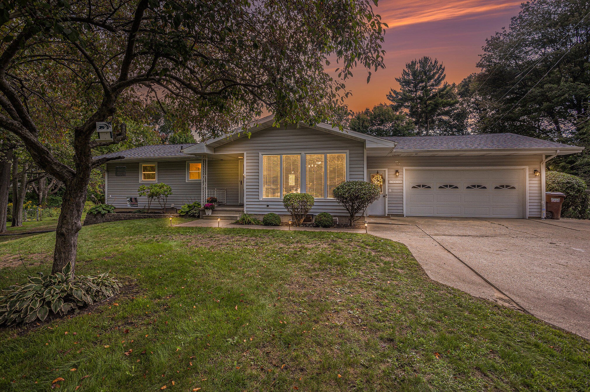 19080 Glendale Cir, Spring Lake, MI