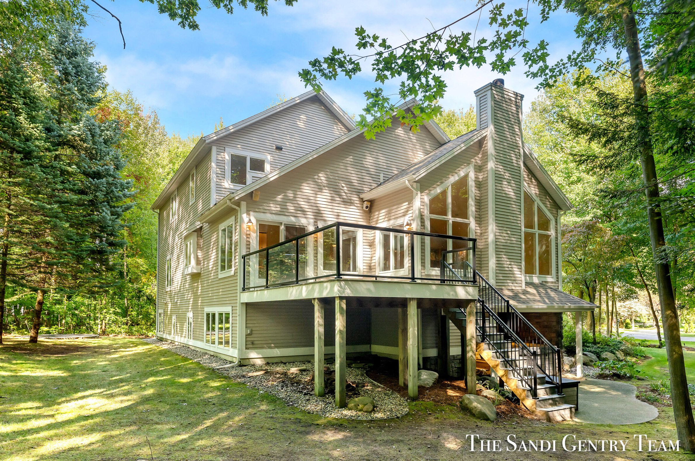 18565 Spring Lake Rd, Spring Lake MI  49456-1057 exterior