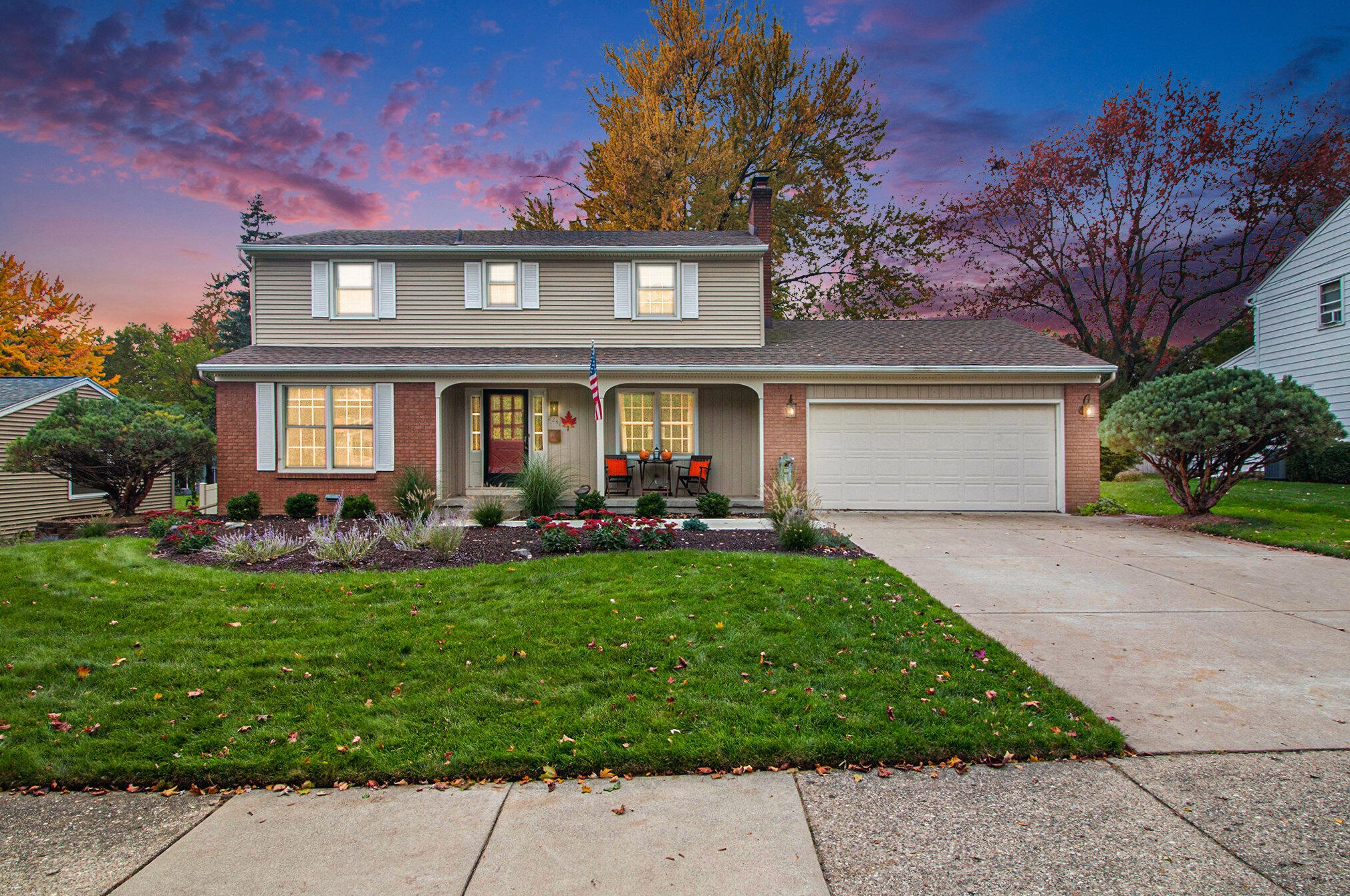2241 Okemos Dr, Grand Rapids, MI 49506-5358