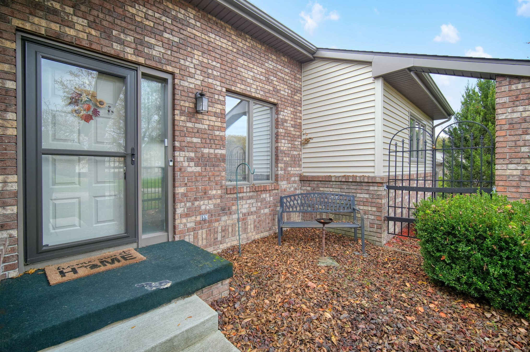 2893 Wooddale Dr, Jackson, MI 49203-3766