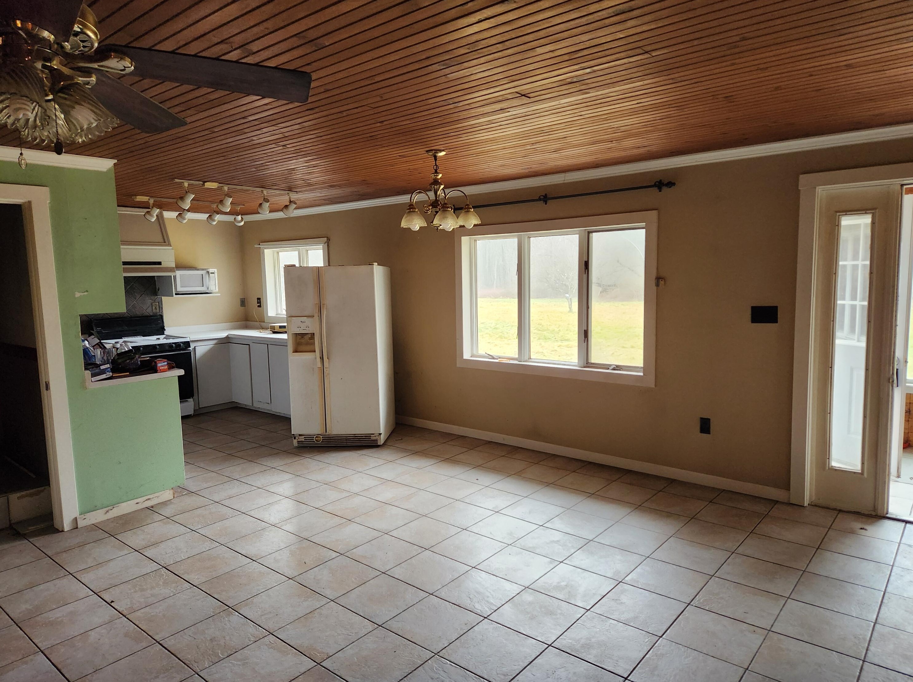 1630 S Warner Ave, Fremont, MI 49412