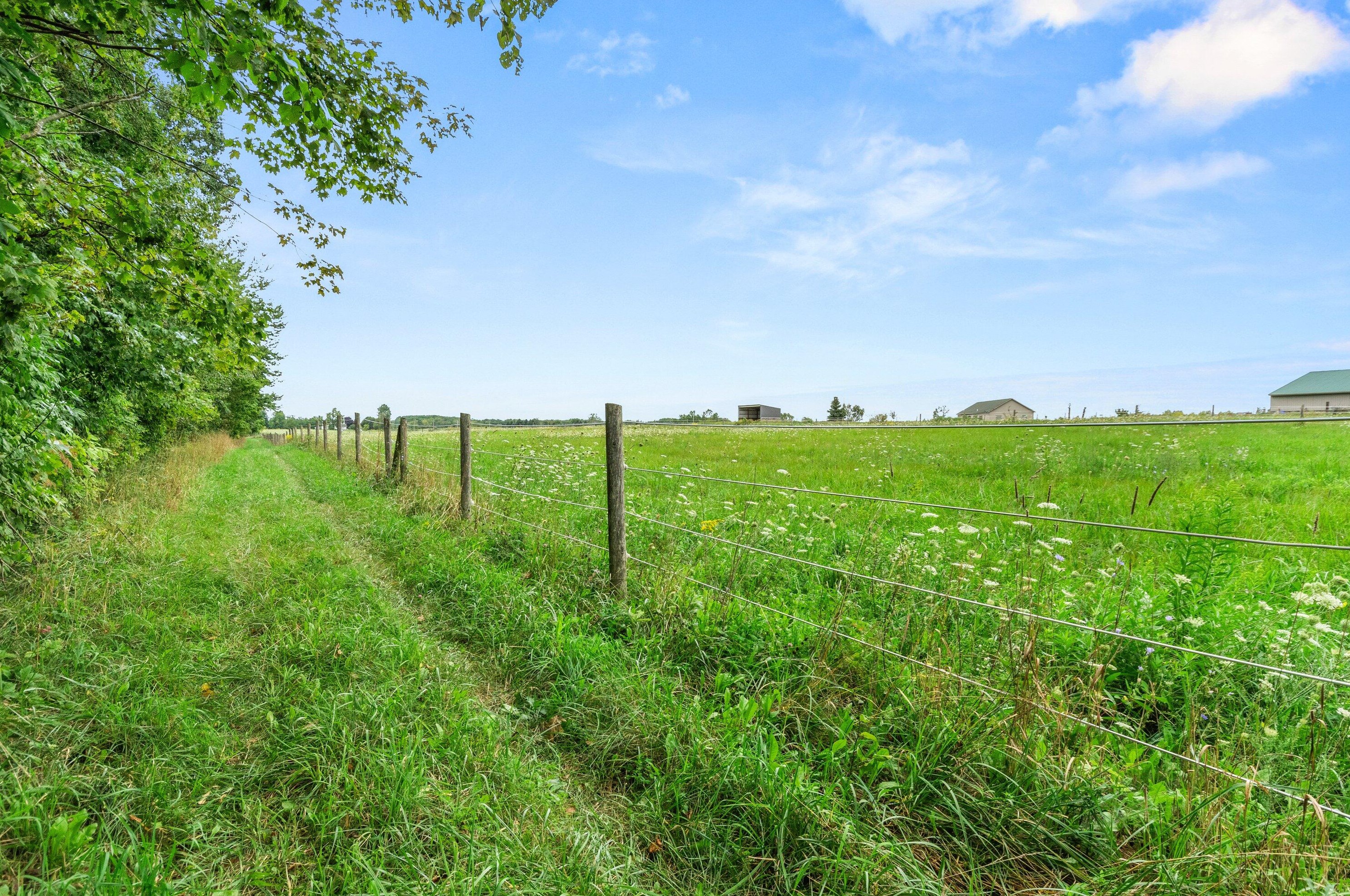 1300 Monroe Rd, Tecumseh MI 49286-9728 exterior