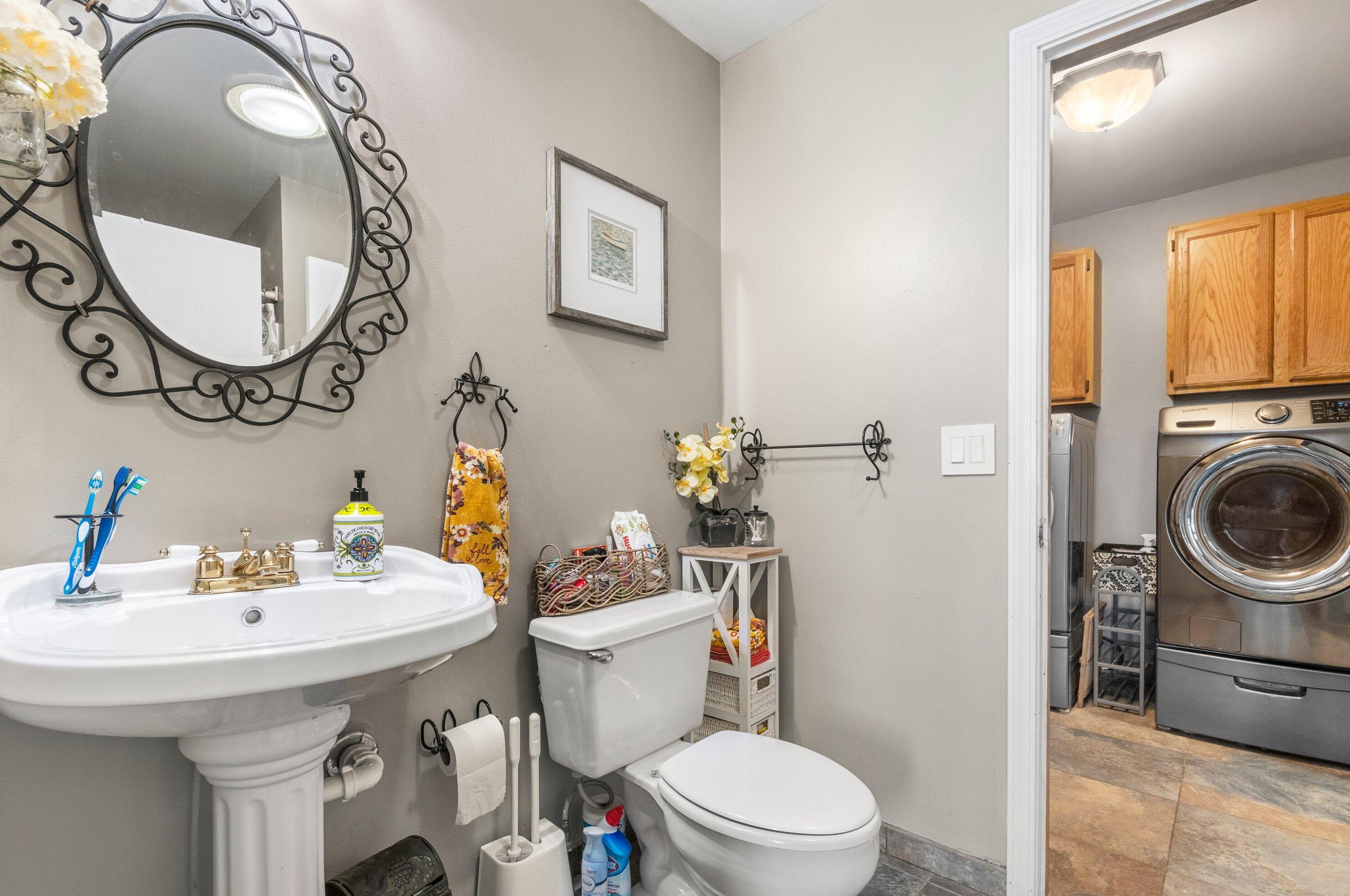 1300 Monroe Rd, Tecumseh MI 49286-9728 exterior