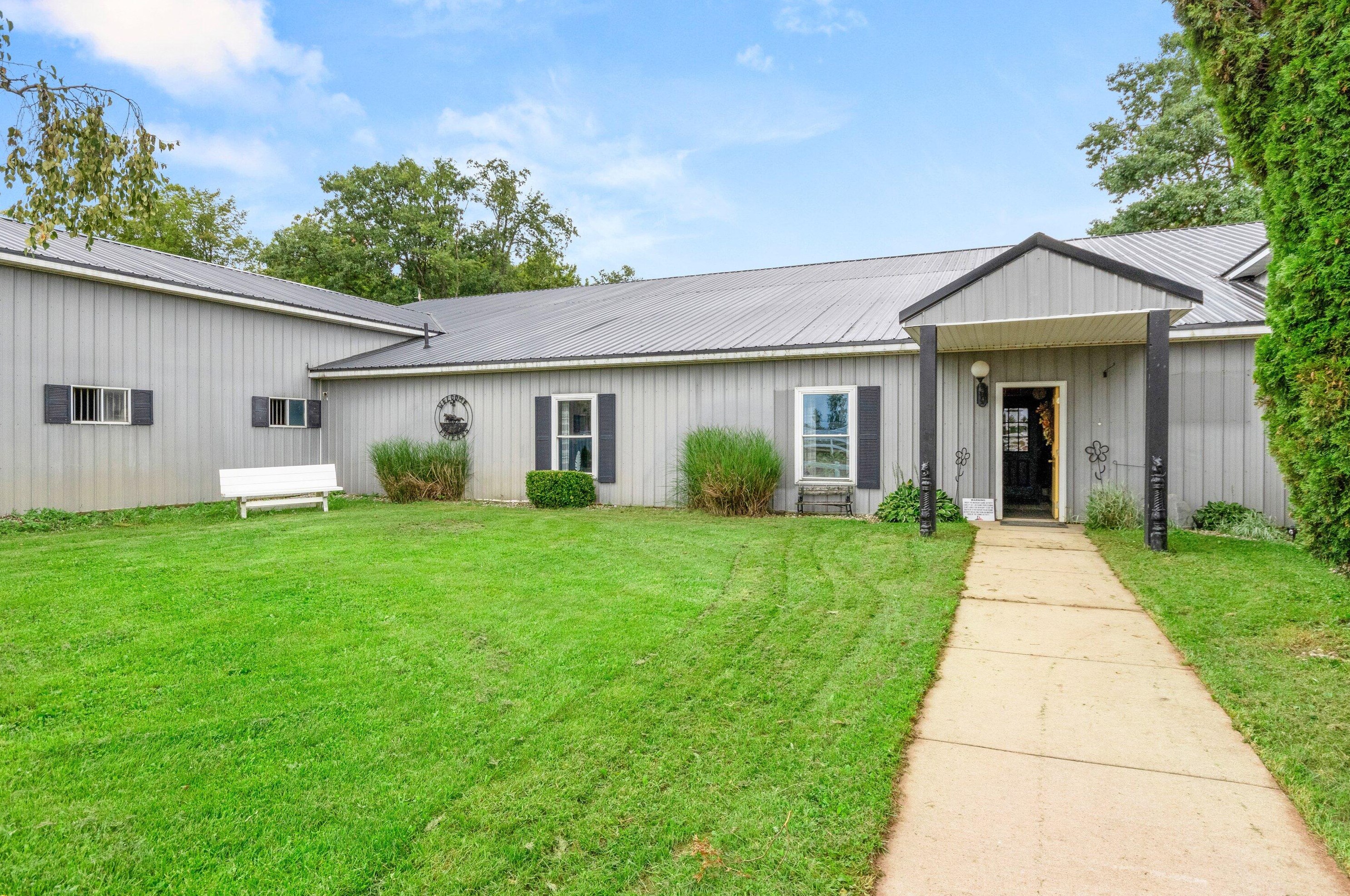 1300 Monroe Rd, Tecumseh MI 49286-9728 exterior