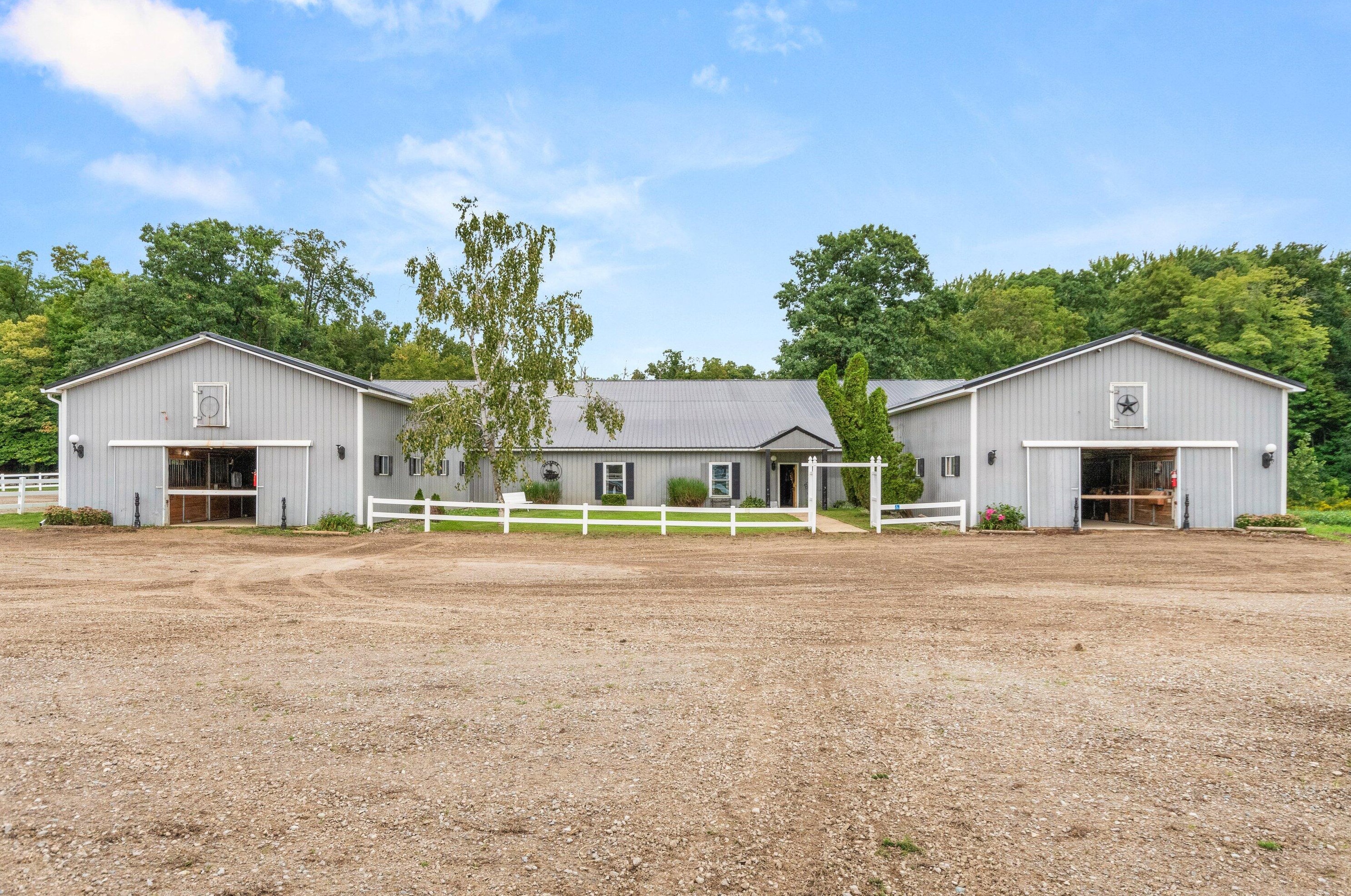 1300 Monroe Rd, Tecumseh MI 49286-9728 exterior