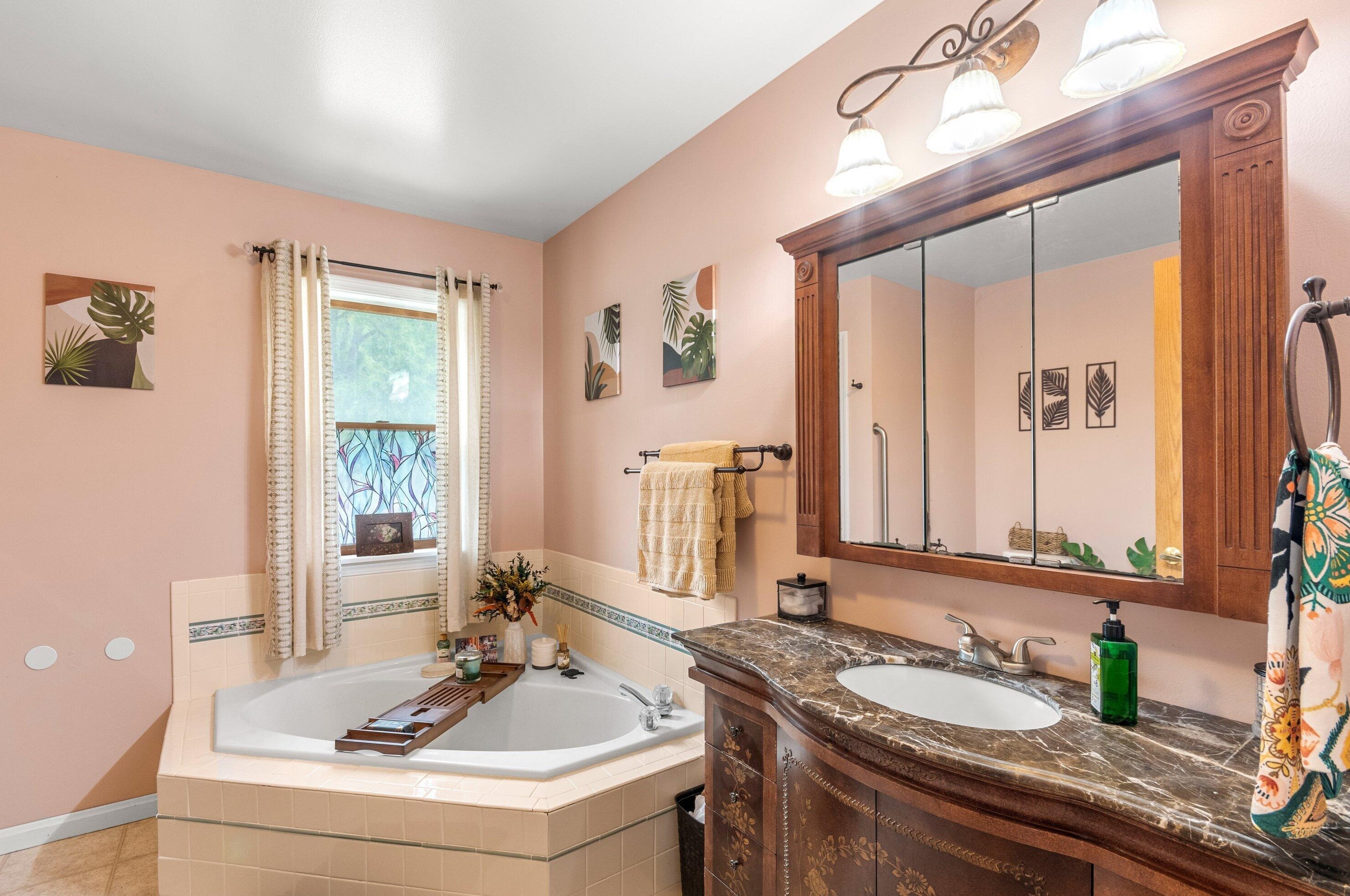 1300 Monroe Rd, Tecumseh MI 49286-9728 exterior