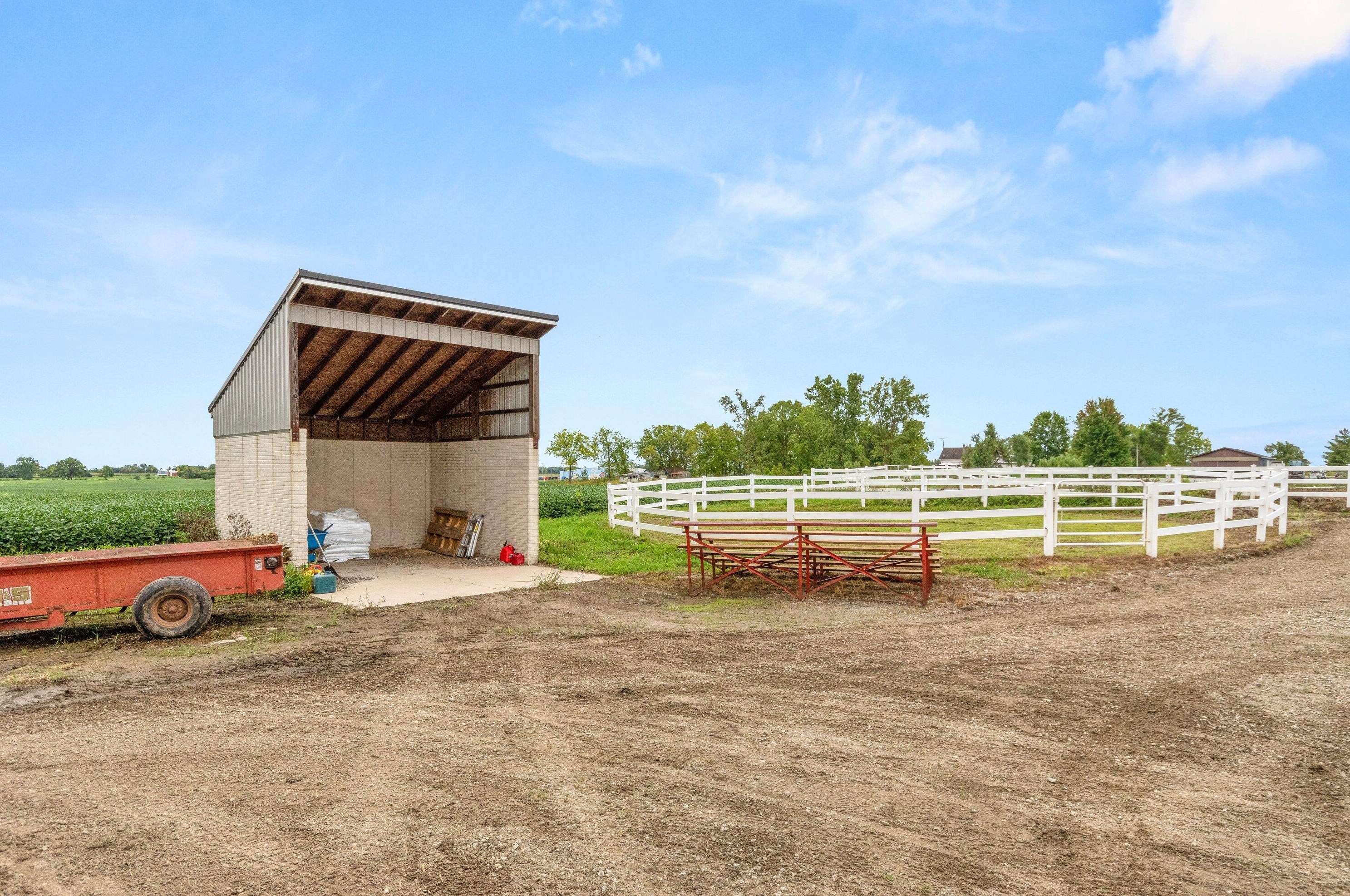 1300 Monroe Rd, Tecumseh MI 49286-9728 exterior