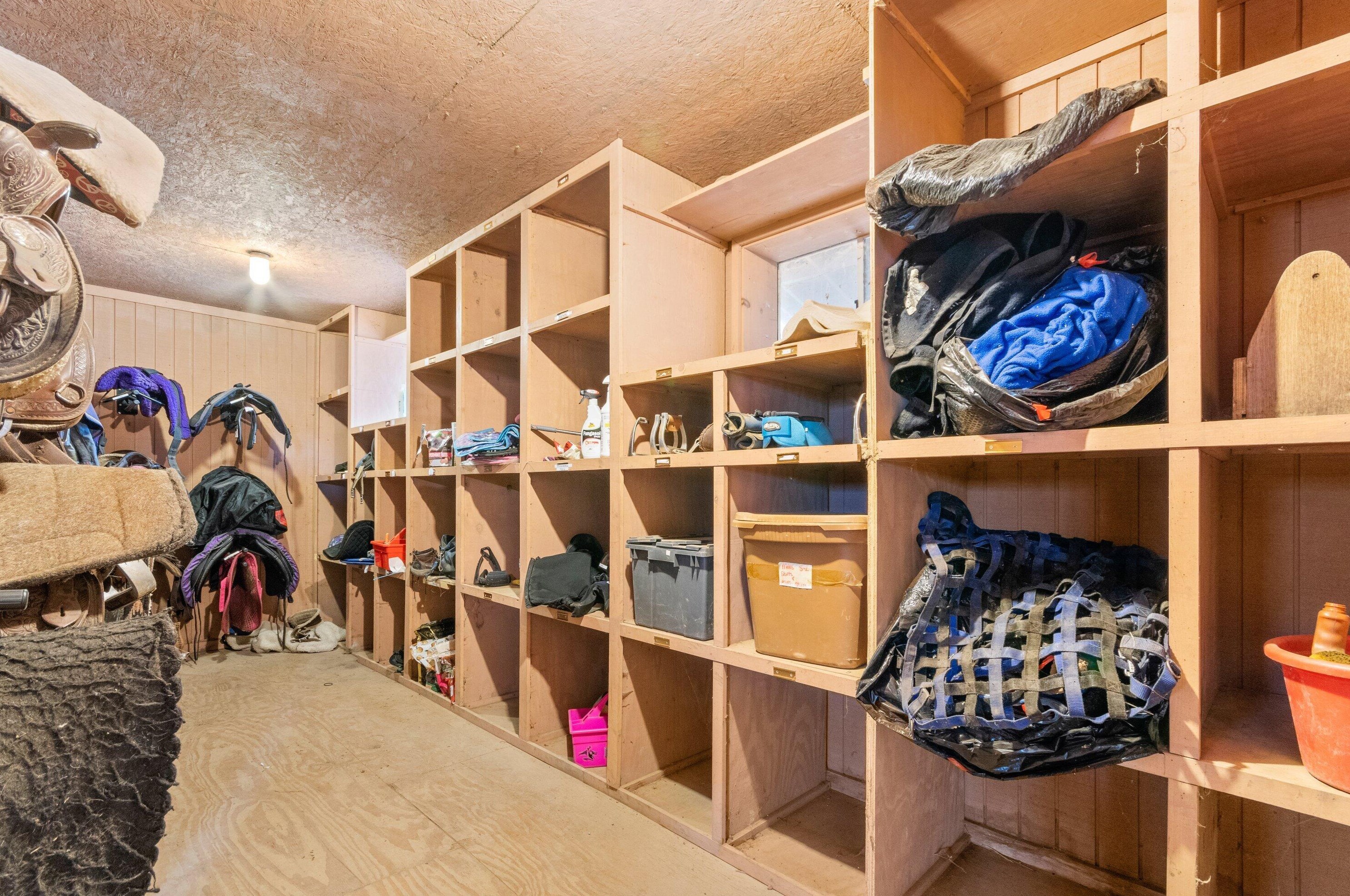 1300 Monroe Rd, Tecumseh MI 49286-9728 exterior