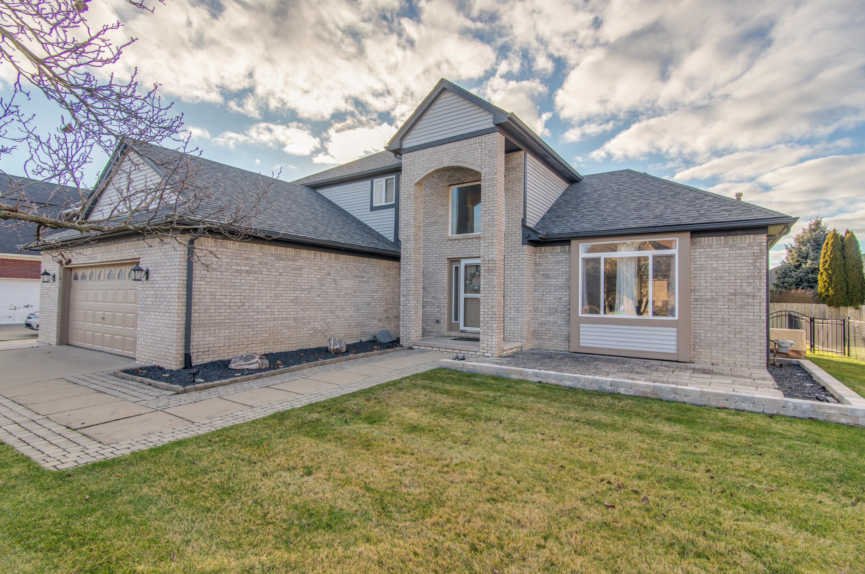 46821 Twin City Trl, Macomb Township, MI 48044-6209