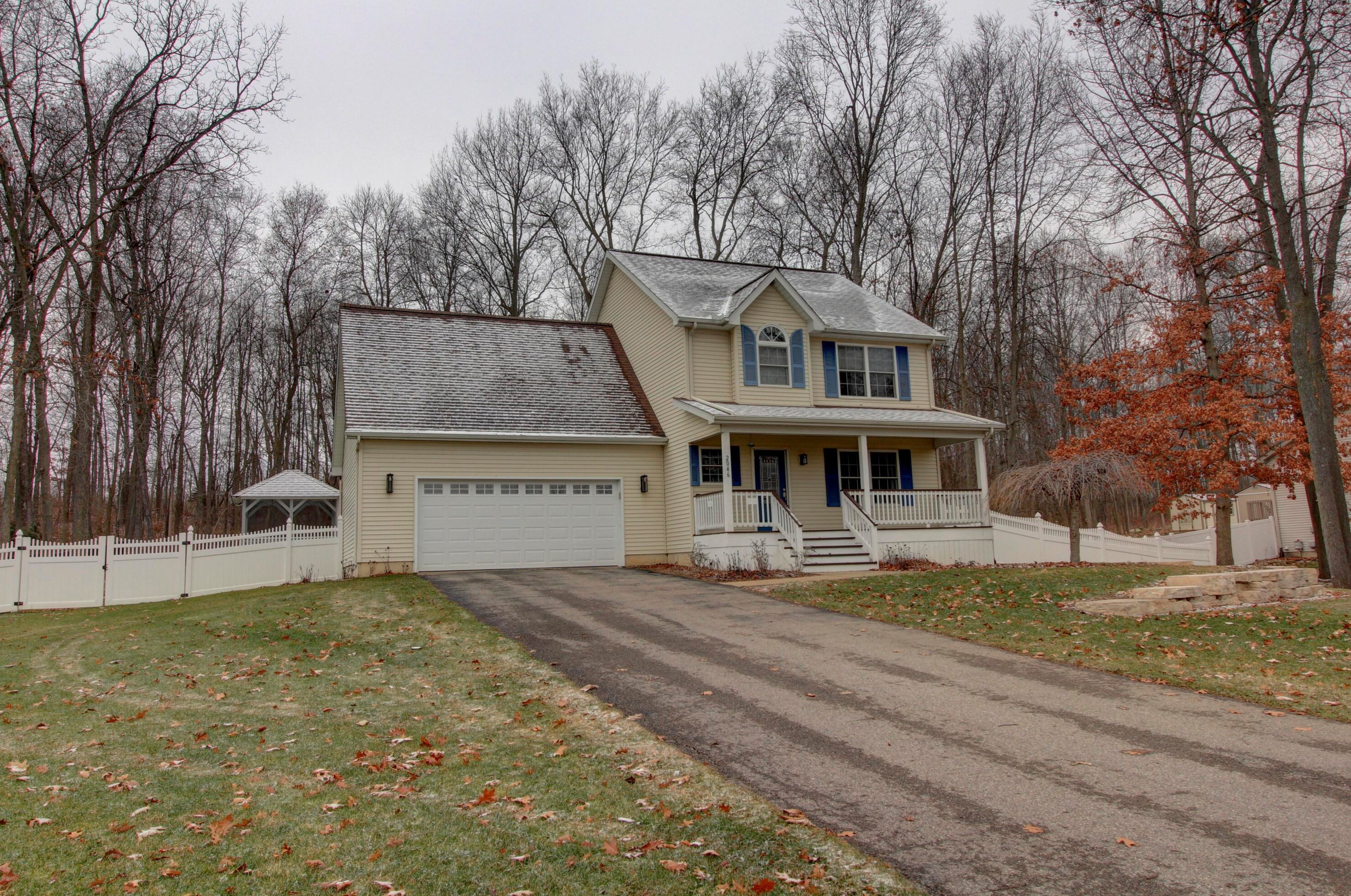 2046 Elwood Blvd, Spring Arbor MI 49283-9682 exterior