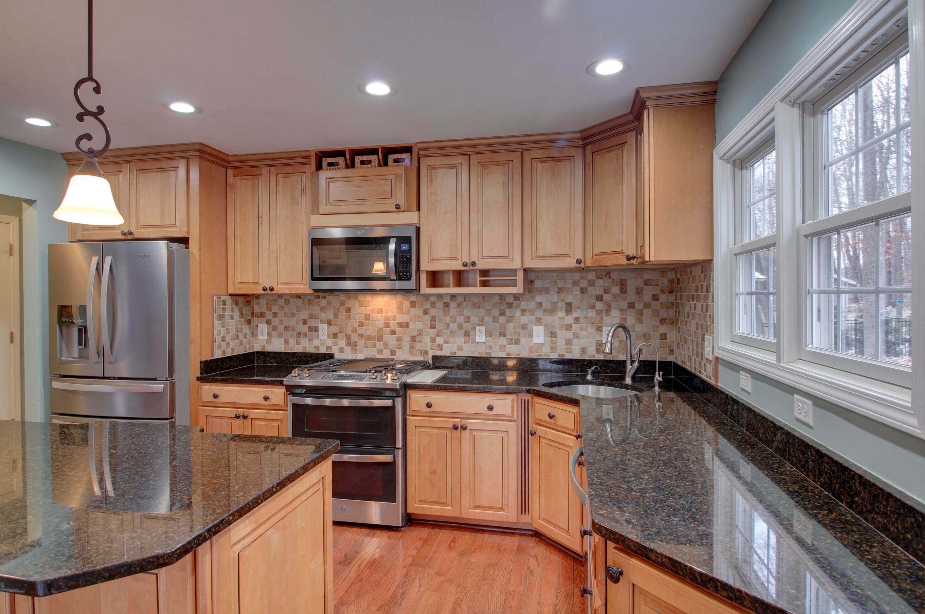 2046 Elwood Blvd, Spring Arbor MI 49283-9682 exterior