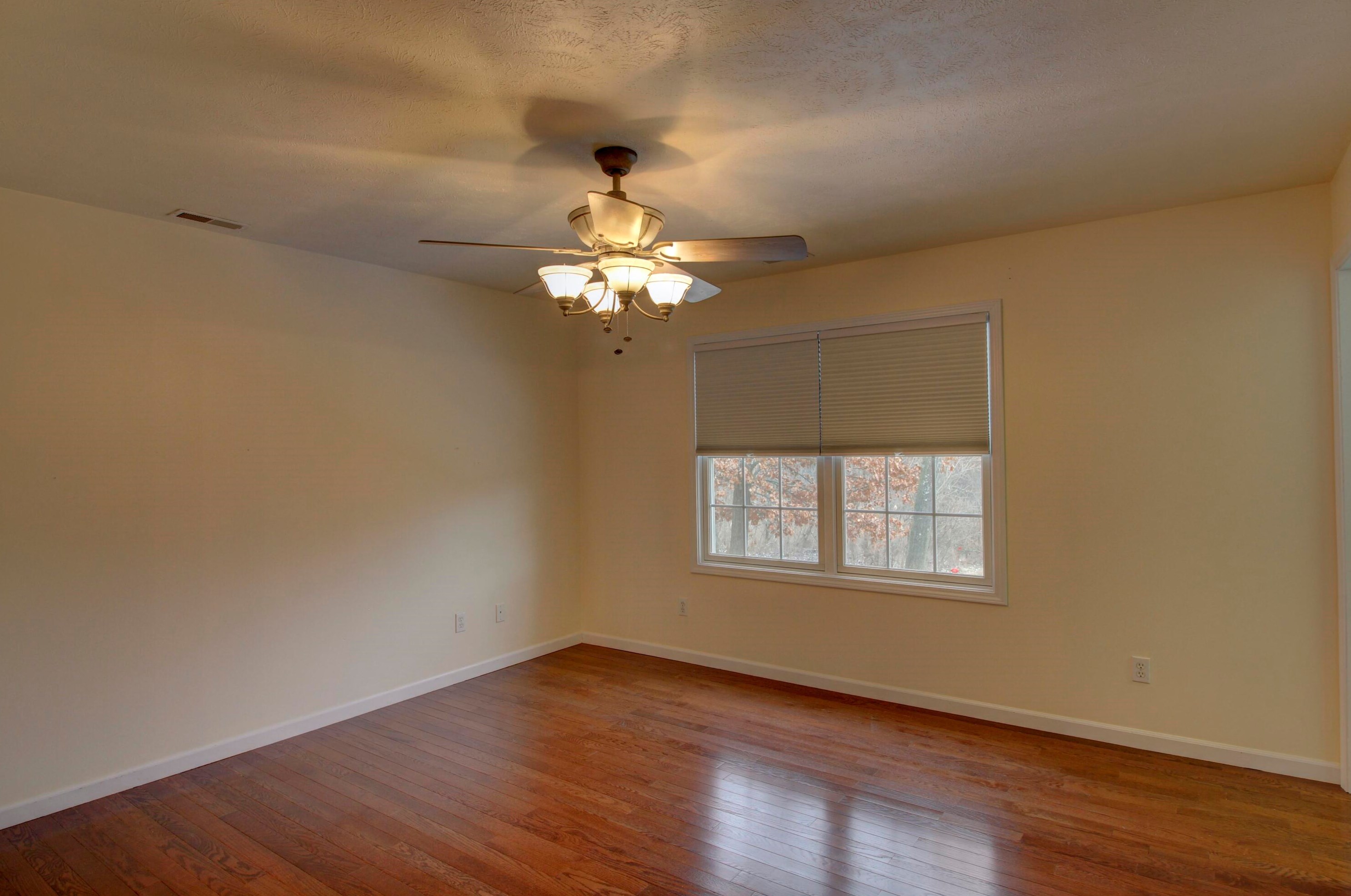 2046 Elwood Blvd, Spring Arbor MI 49283-9682 exterior