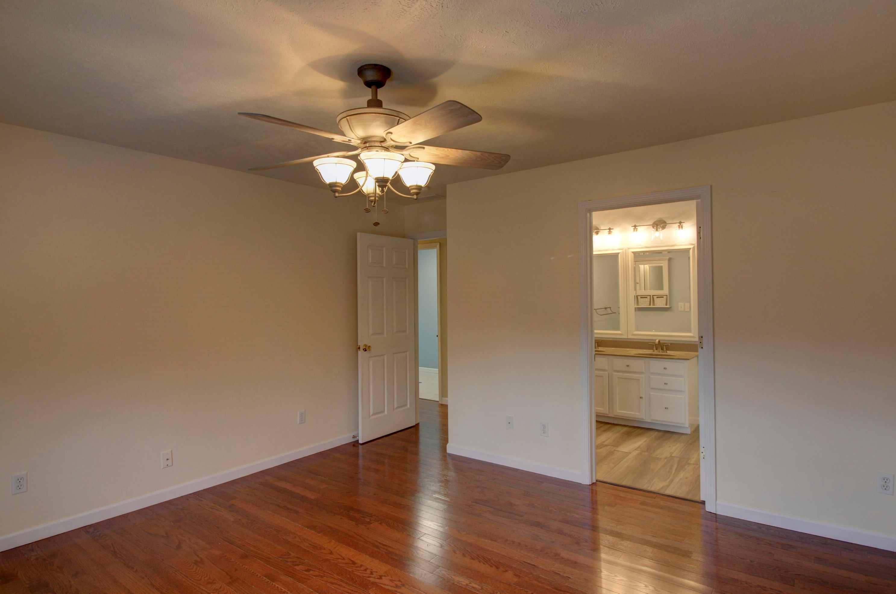 2046 Elwood Blvd, Spring Arbor MI 49283-9682 exterior