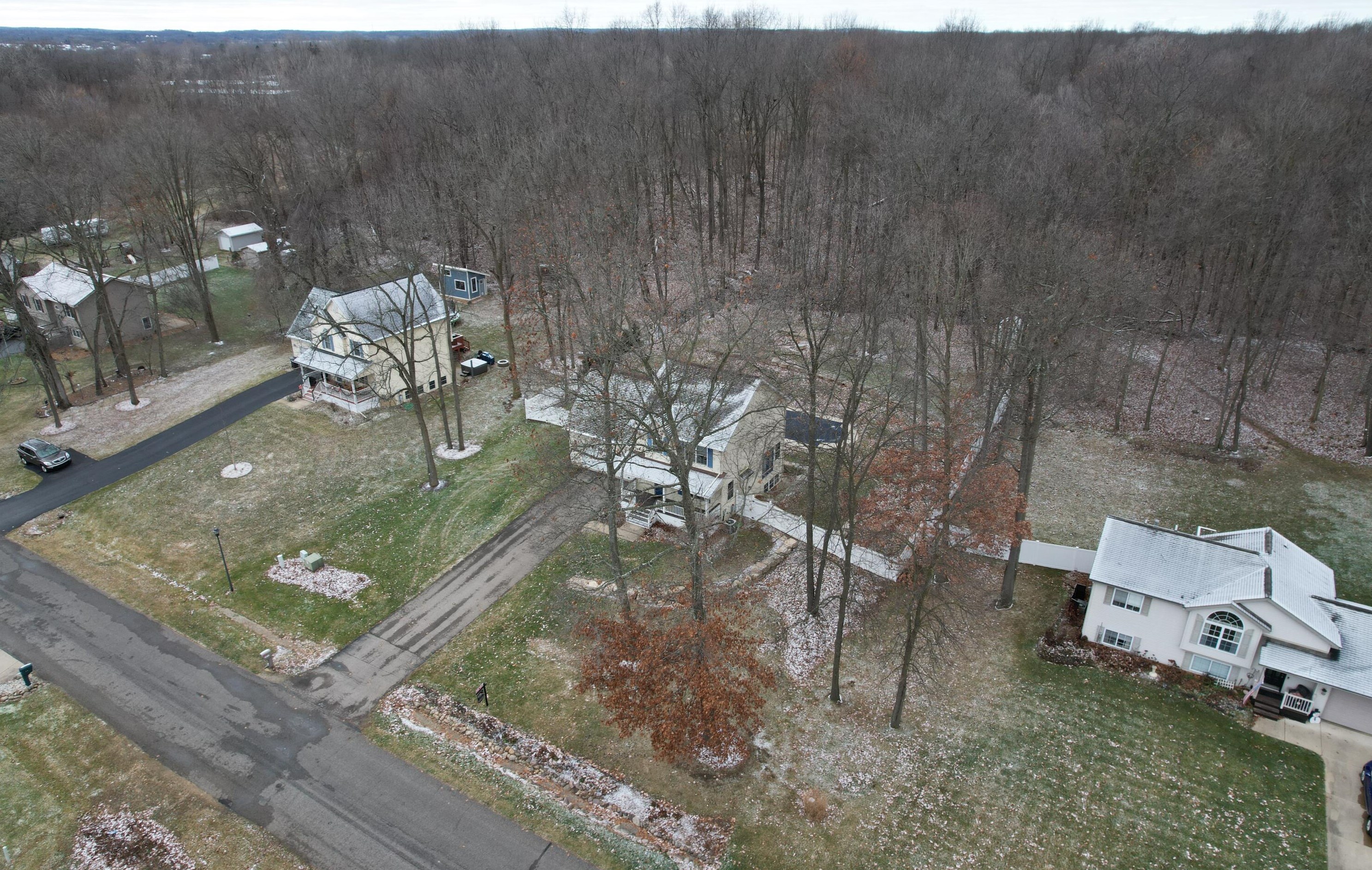 2046 Elwood Blvd, Spring Arbor MI 49283-9682 exterior