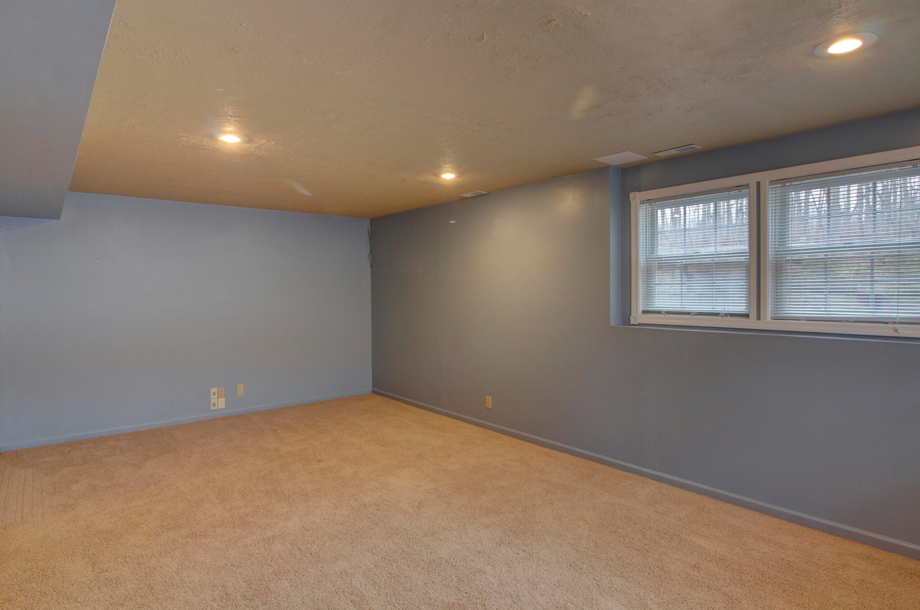 2046 Elwood Blvd, Spring Arbor MI 49283-9682 exterior