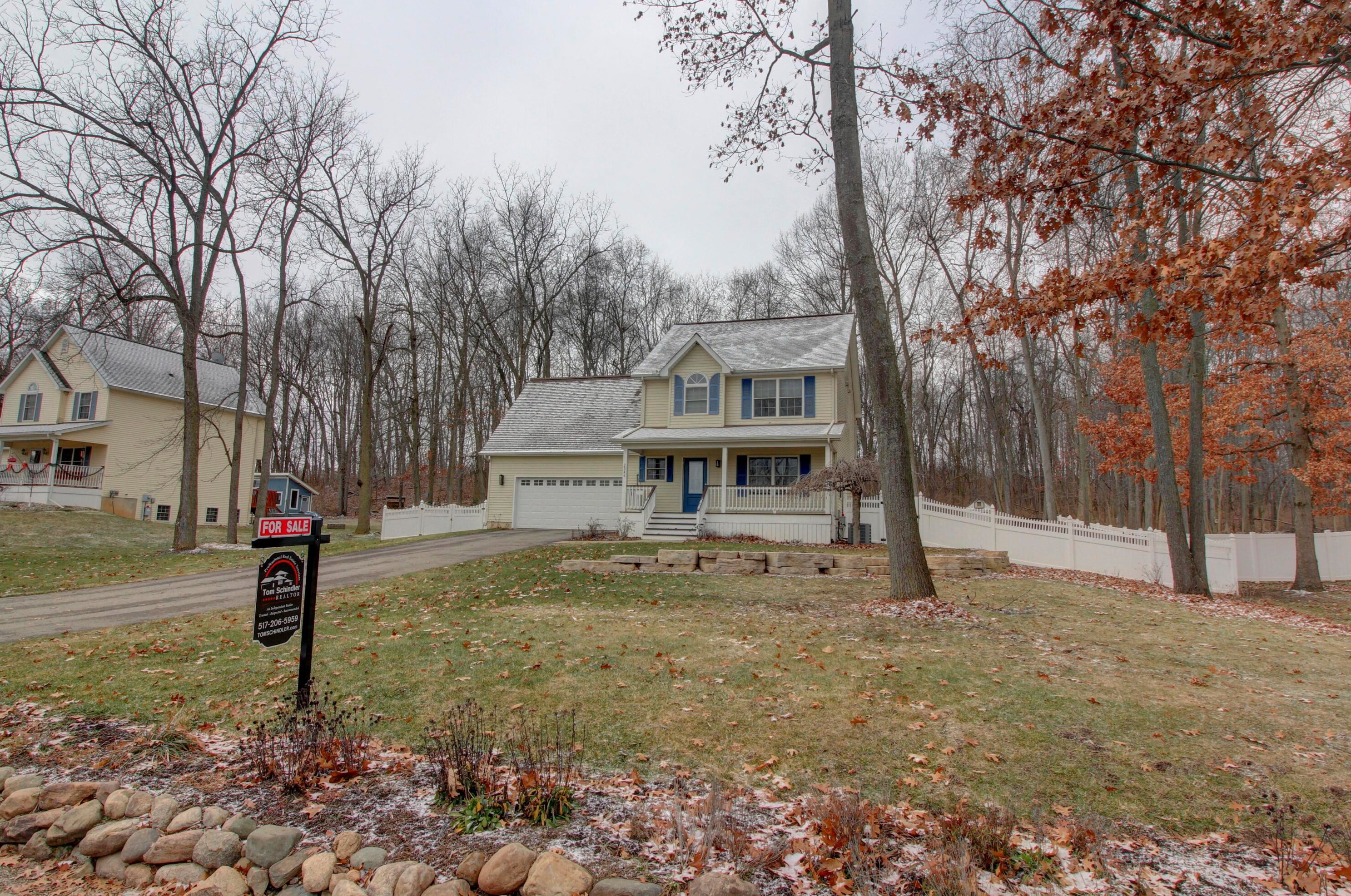 2046 Elwood Blvd, Spring Arbor MI 49283-9682 exterior