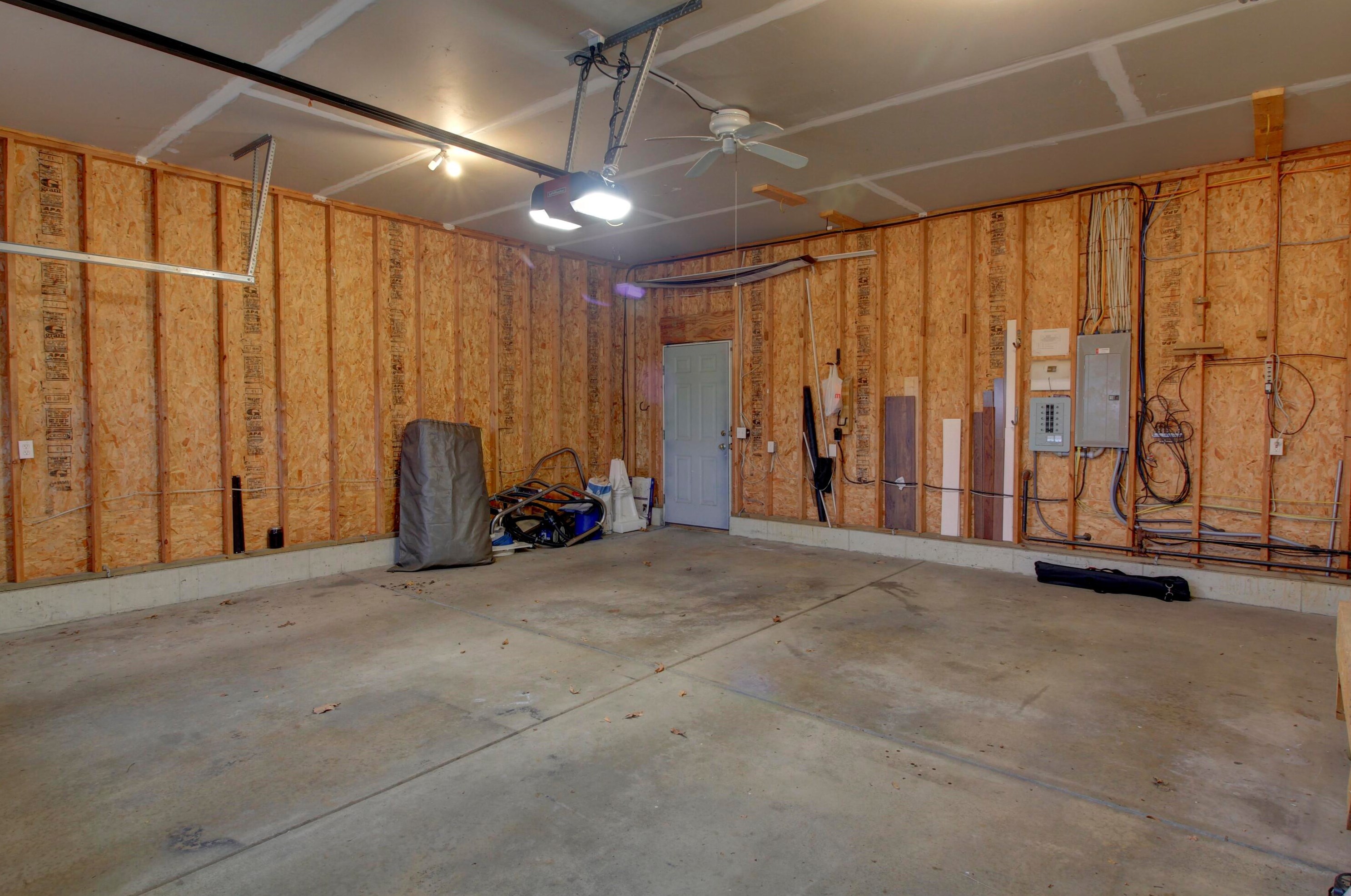 2046 Elwood Blvd, Spring Arbor MI 49283-9682 exterior