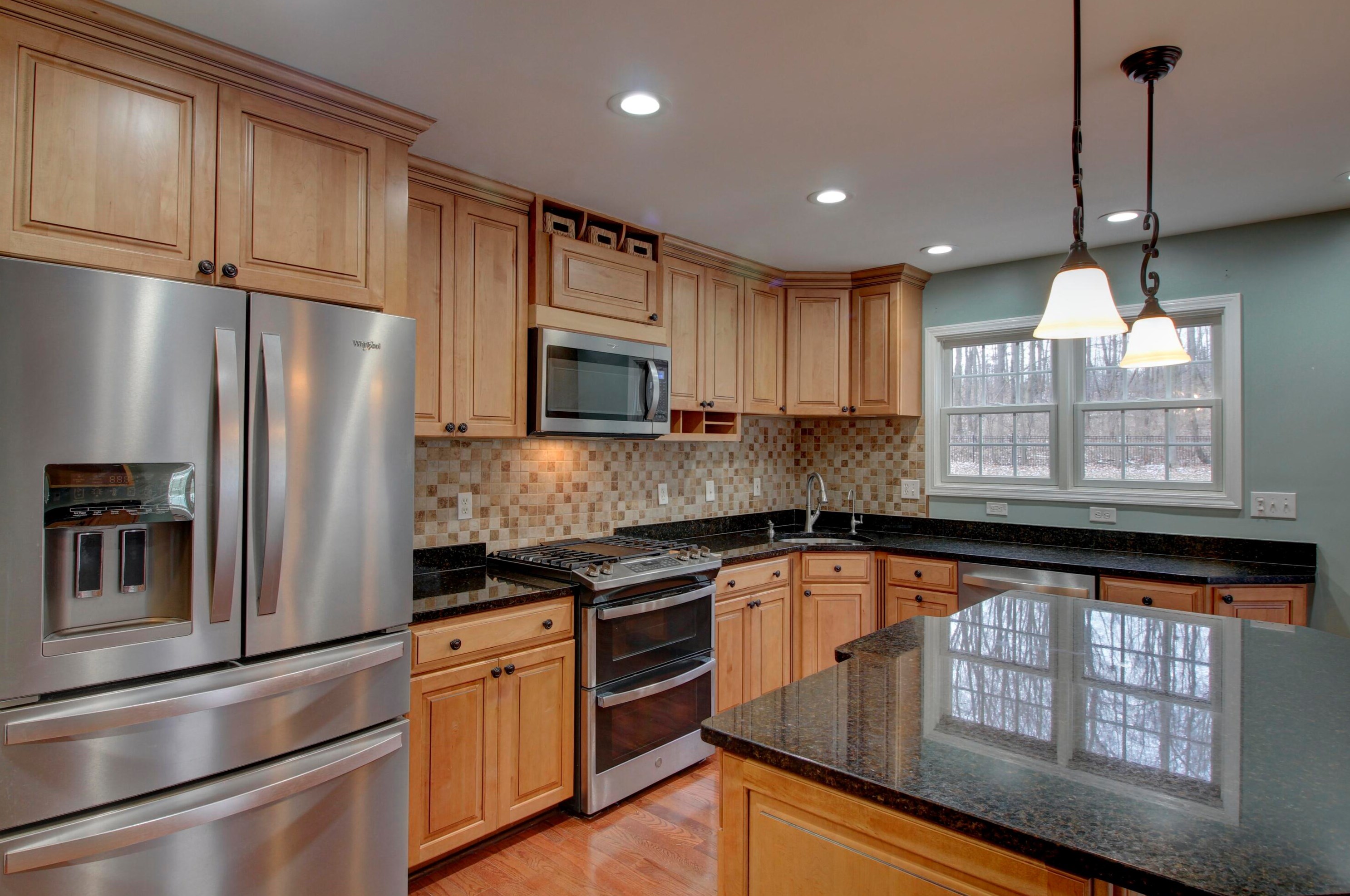 2046 Elwood Blvd, Spring Arbor MI 49283-9682 exterior