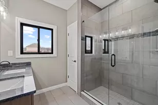 8127 Hunters Ridge Dr, Newport, MI 48166 - Photo 16