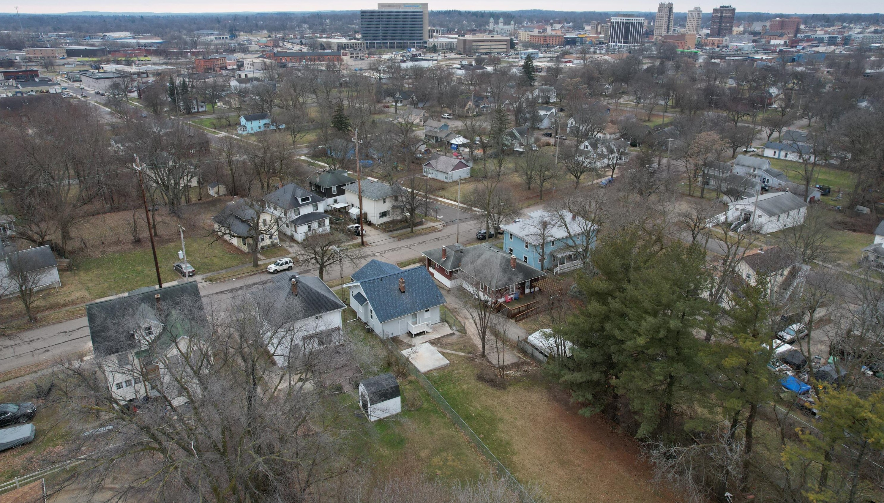 814 Burr St, Jackson MI  49201-1702 exterior