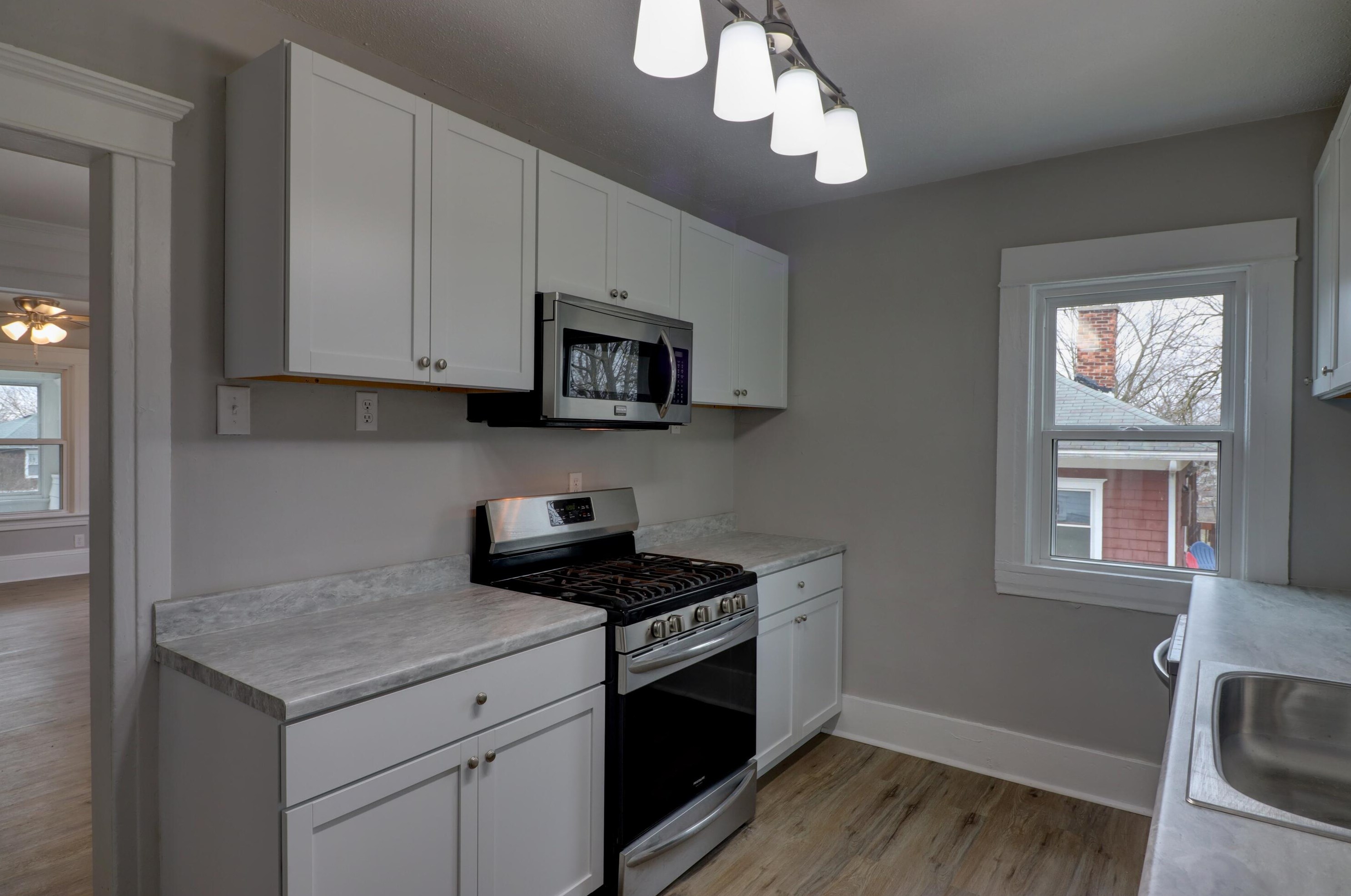 814 Burr St, Jackson MI  49201-1702 exterior