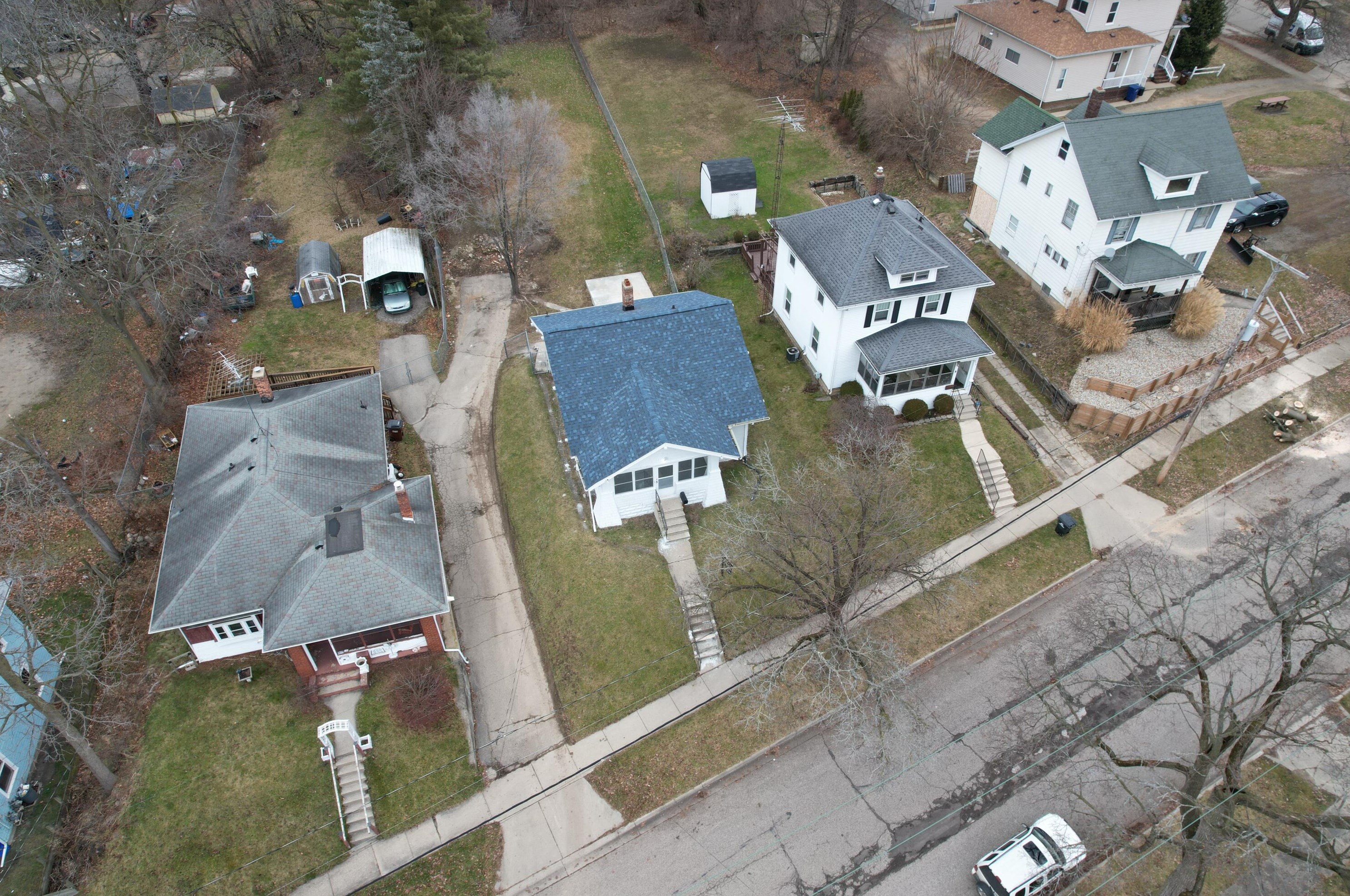 814 Burr St, Jackson MI  49201-1702 exterior