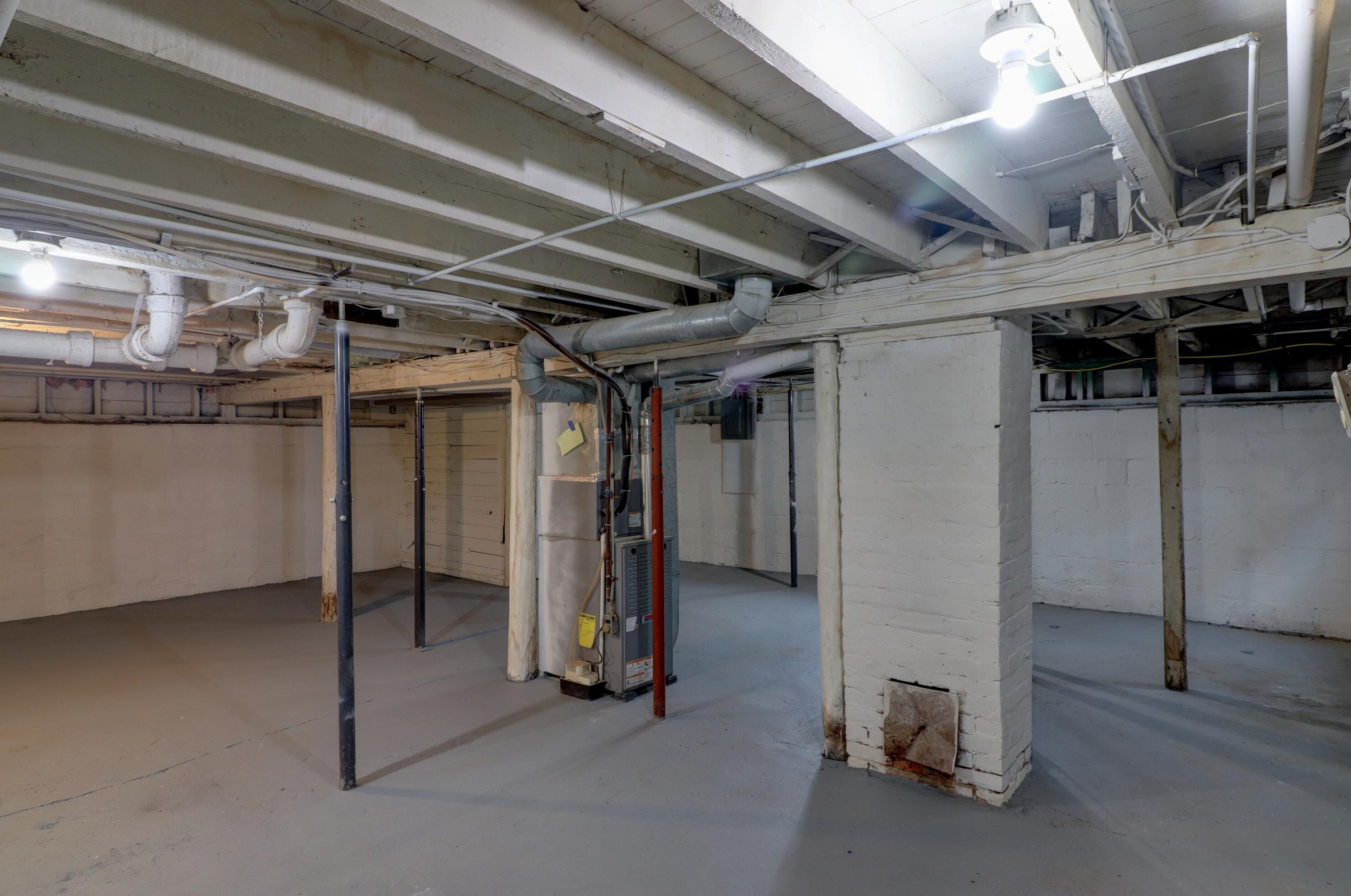 814 Burr St, Jackson MI  49201-1702 exterior