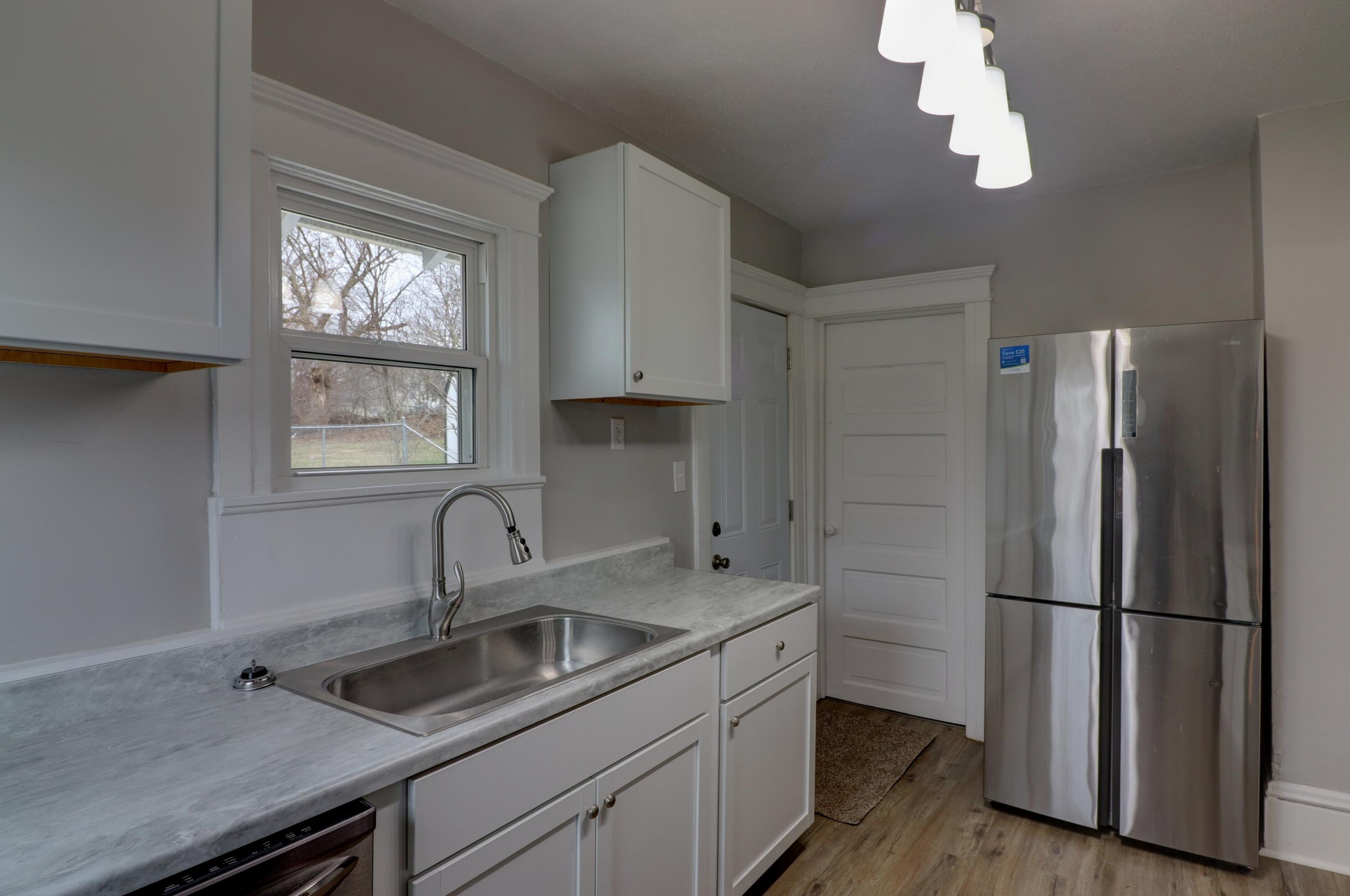 814 Burr St, Jackson MI  49201-1702 exterior