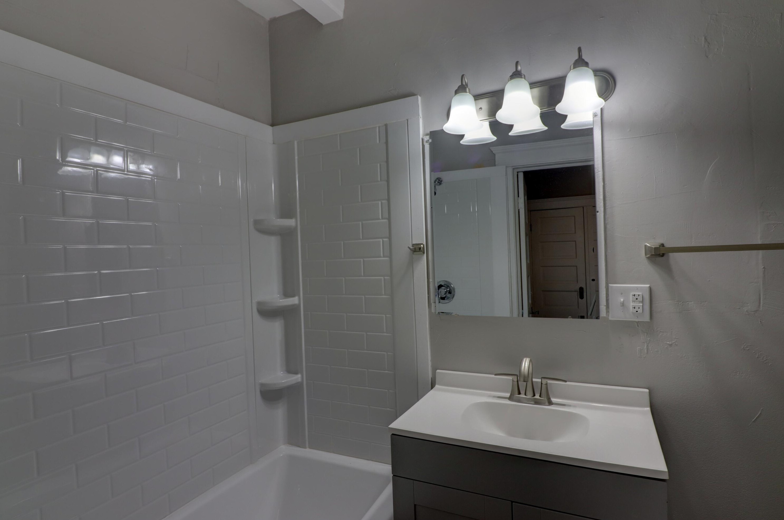 814 Burr St, Jackson MI  49201-1702 exterior