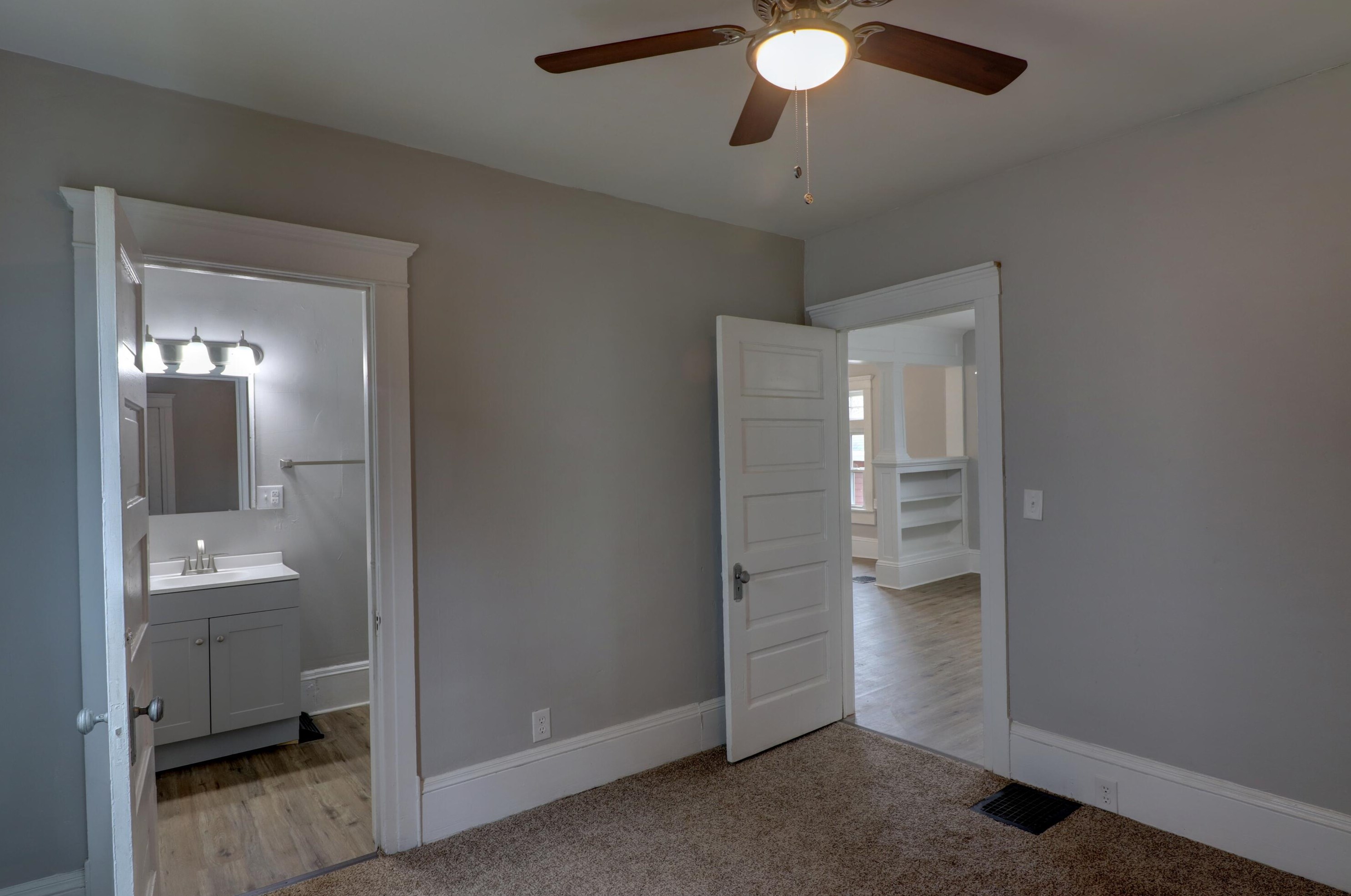 814 Burr St, Jackson MI  49201-1702 exterior