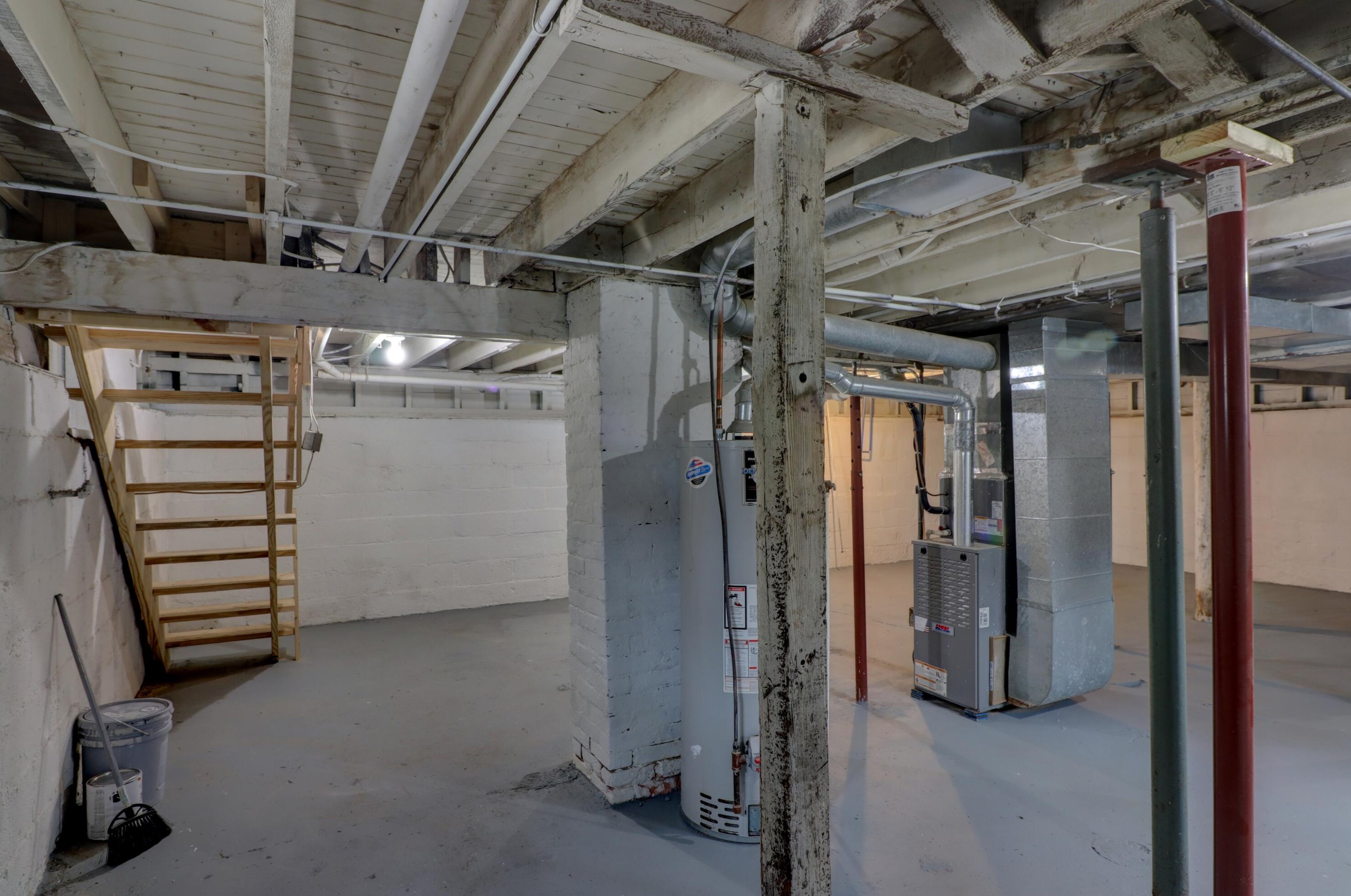 814 Burr St, Jackson MI  49201-1702 exterior