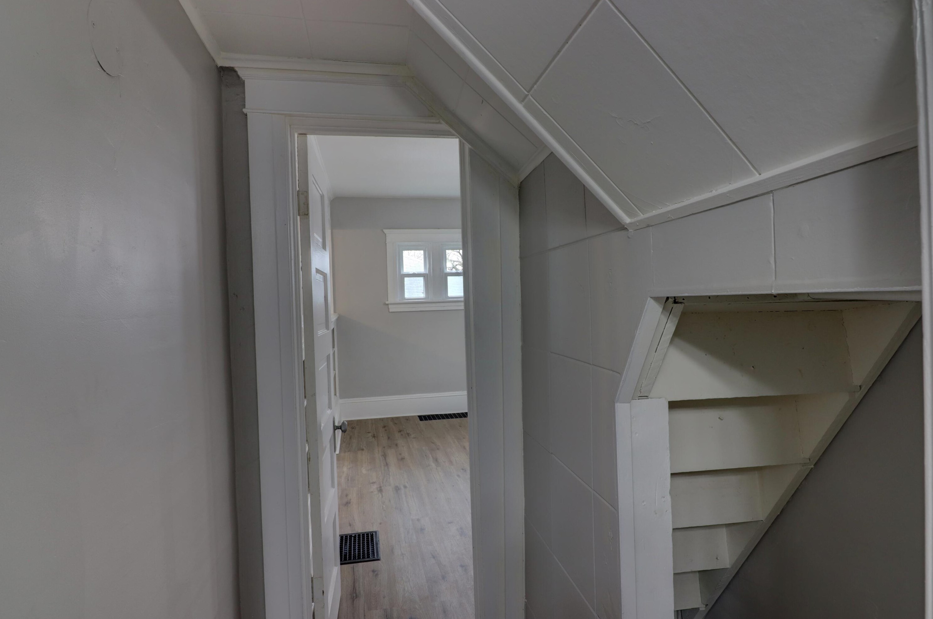 814 Burr St, Jackson MI  49201-1702 exterior