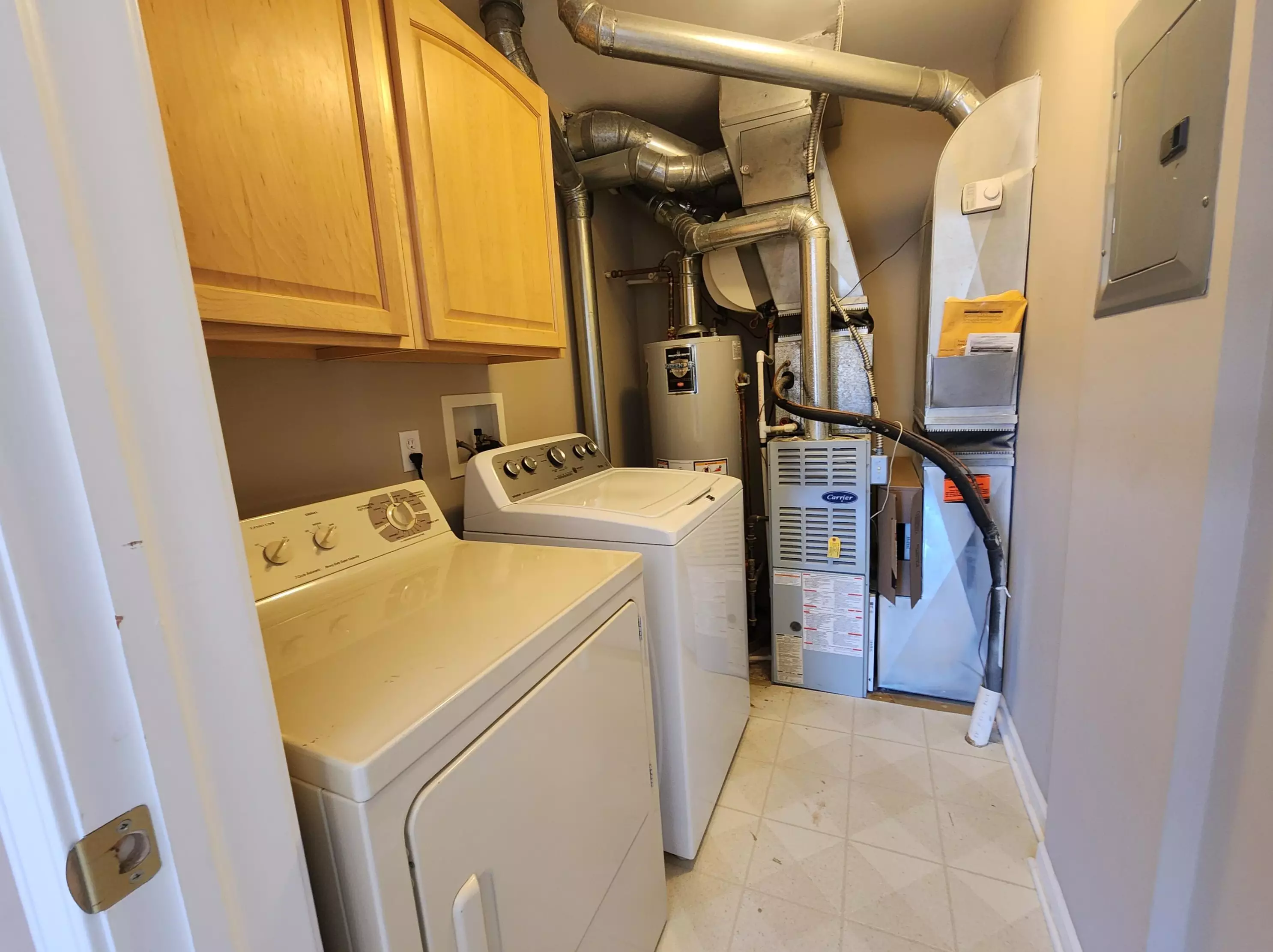 1956 Lindsay Ln, Ann Arbor MI 48104-4168 exterior