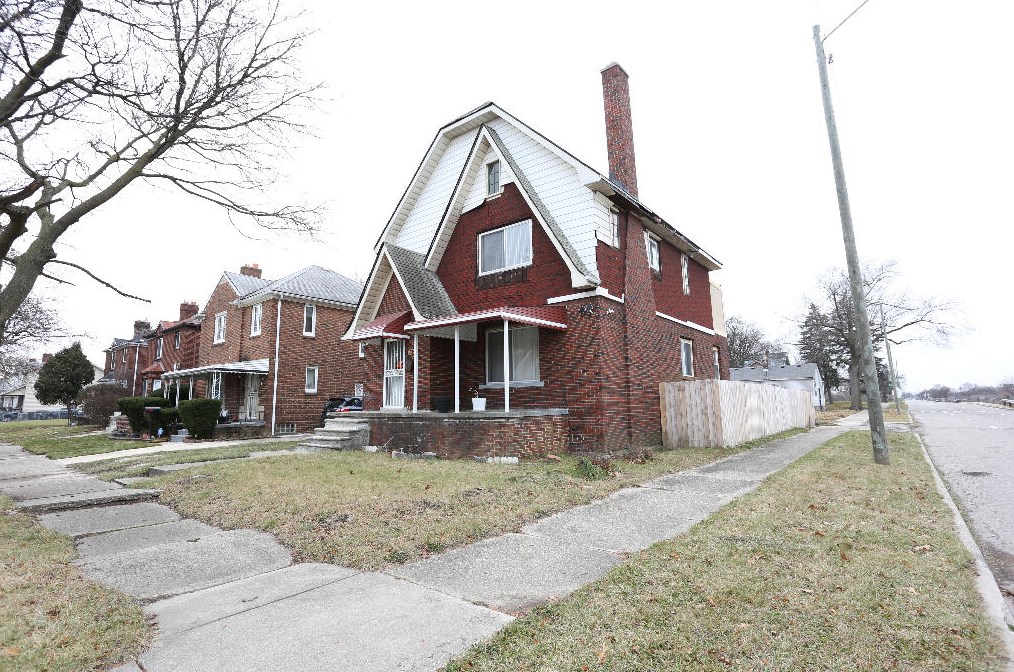 15389 Lawton St, Detroit, MI 48238-2803