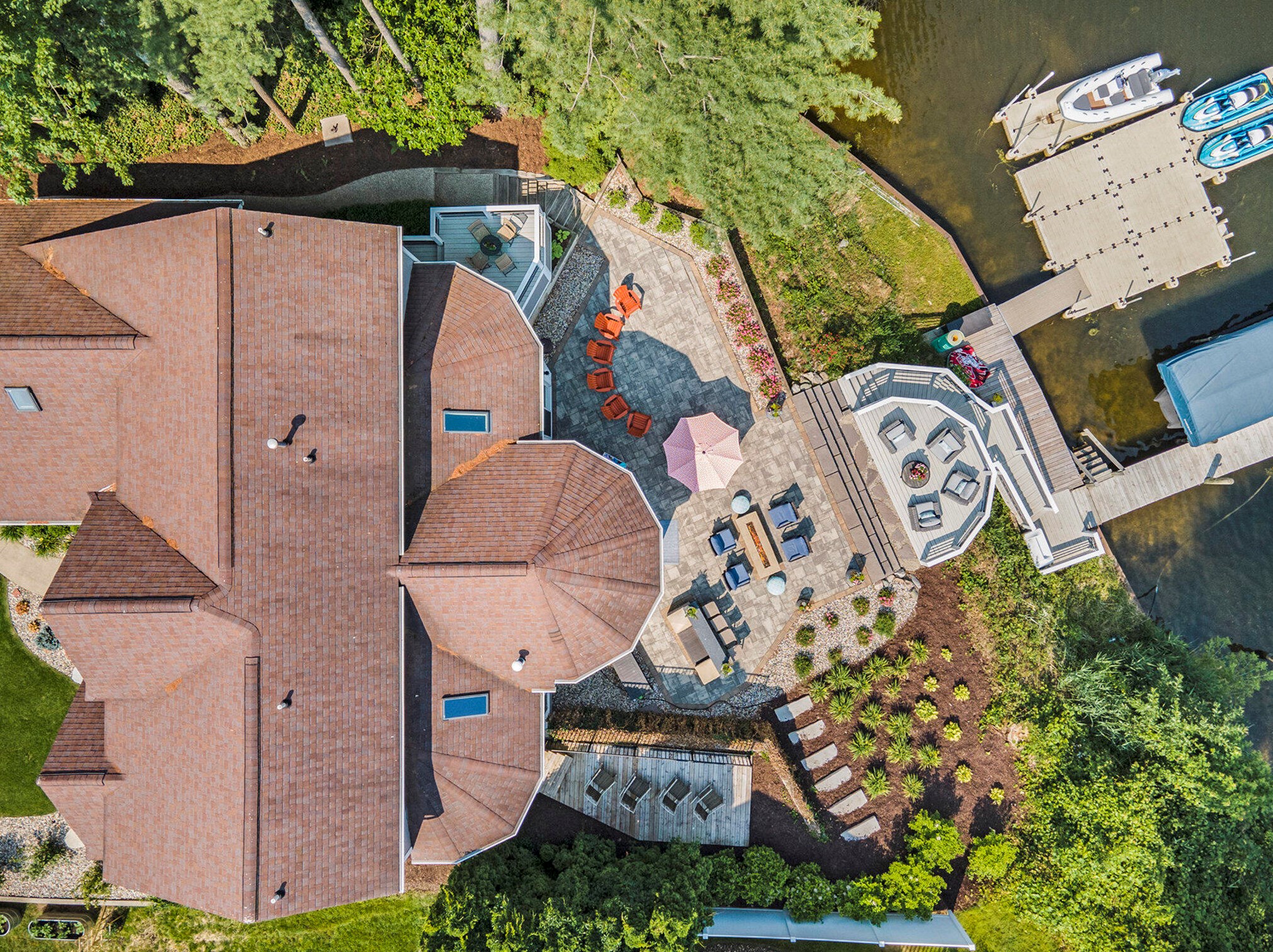 18941 Fruitport Rd, Spring Lake MI  49456-1162 exterior