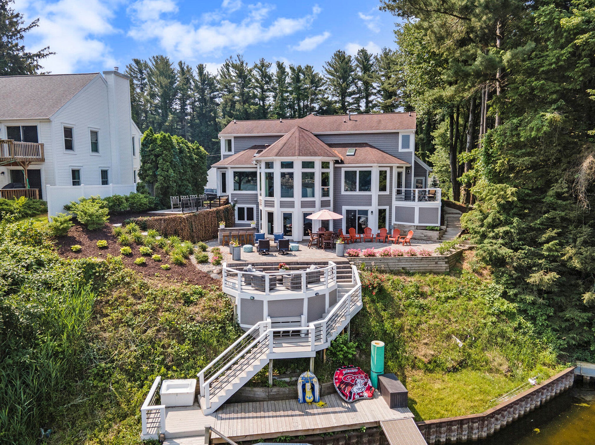 18941 Fruitport Rd, Spring Lake MI  49456-1162 exterior