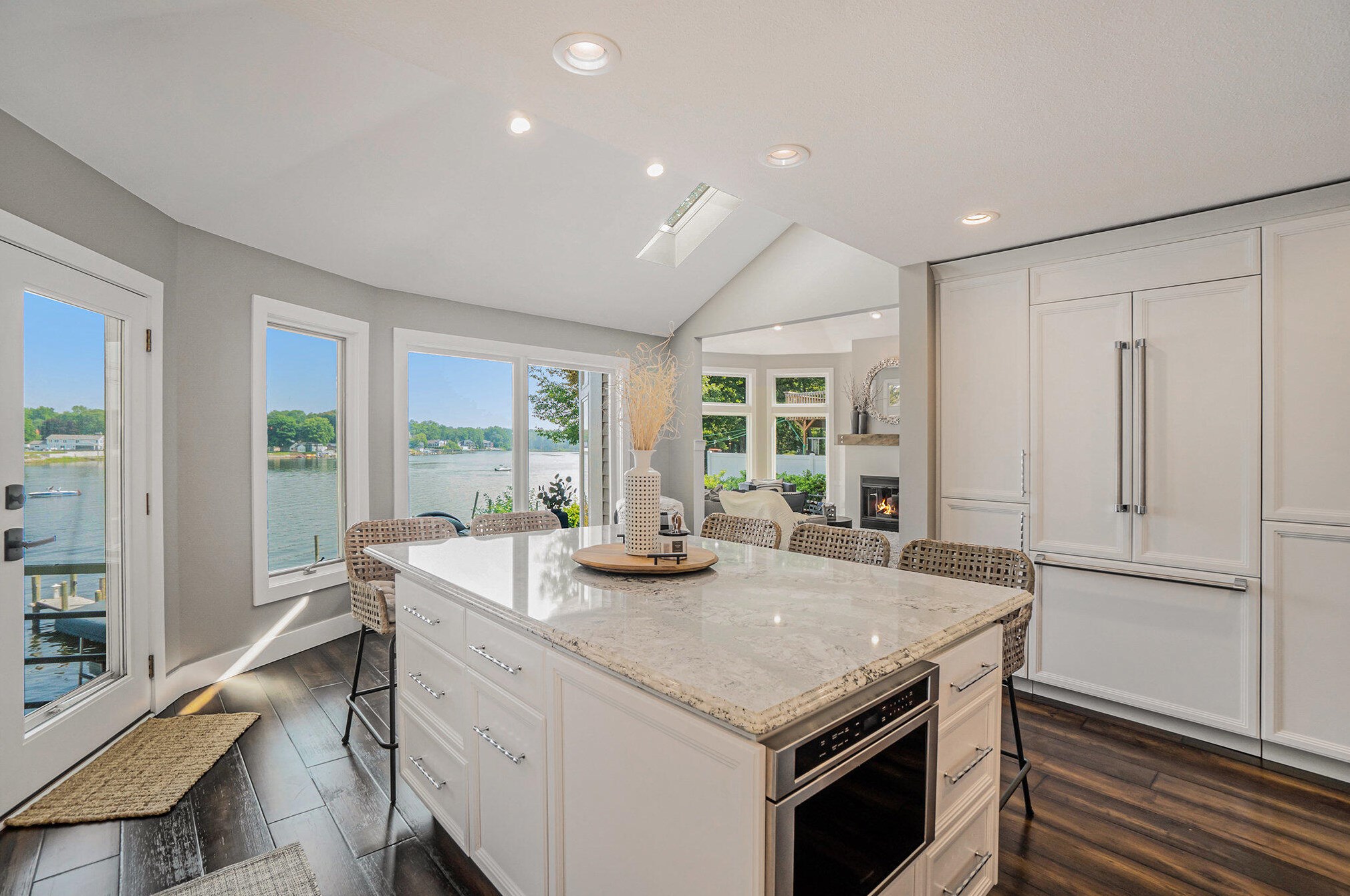 18941 Fruitport Rd, Spring Lake MI  49456-1162 exterior